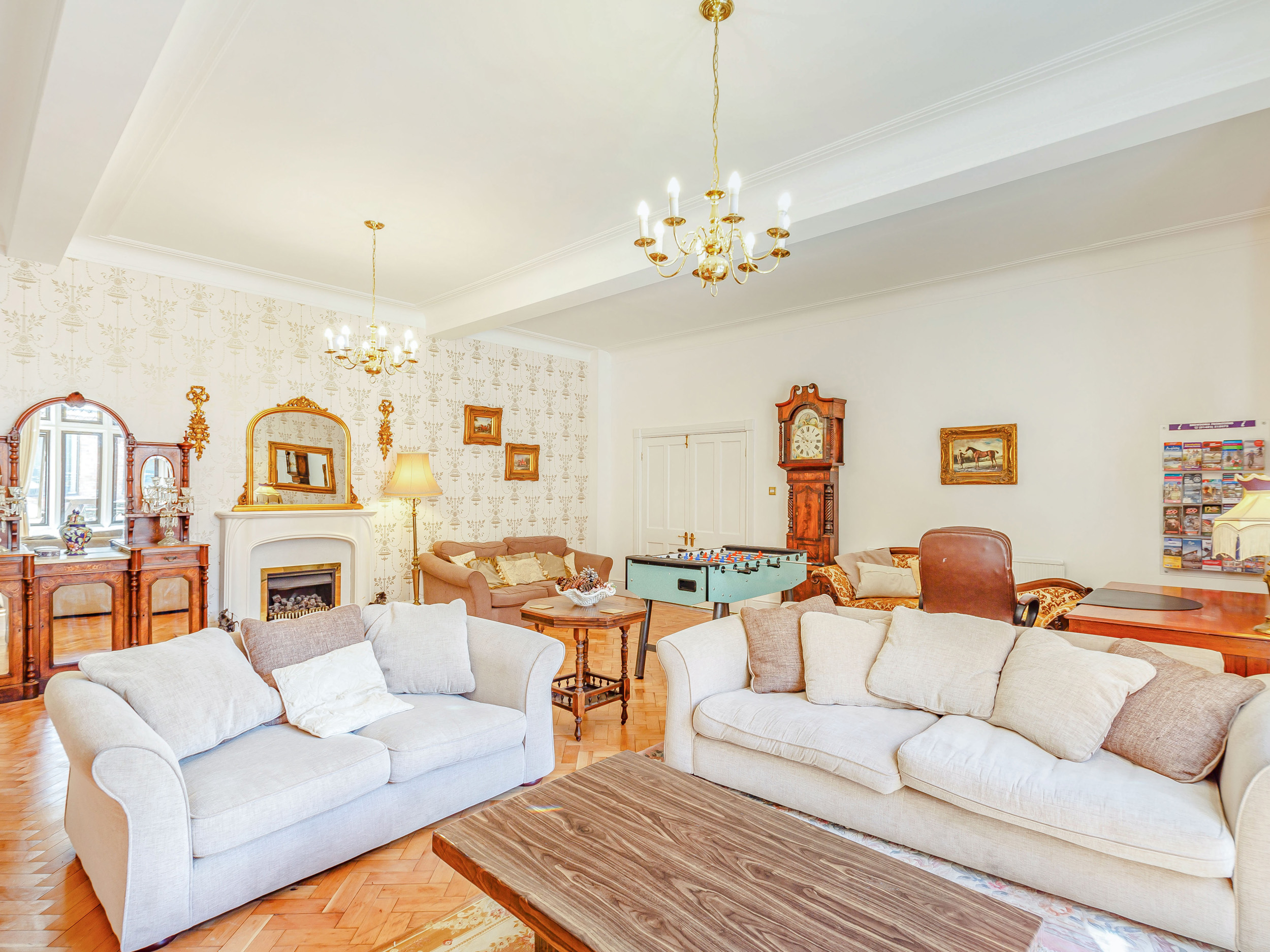 Richmond Hall - Sleeps 19