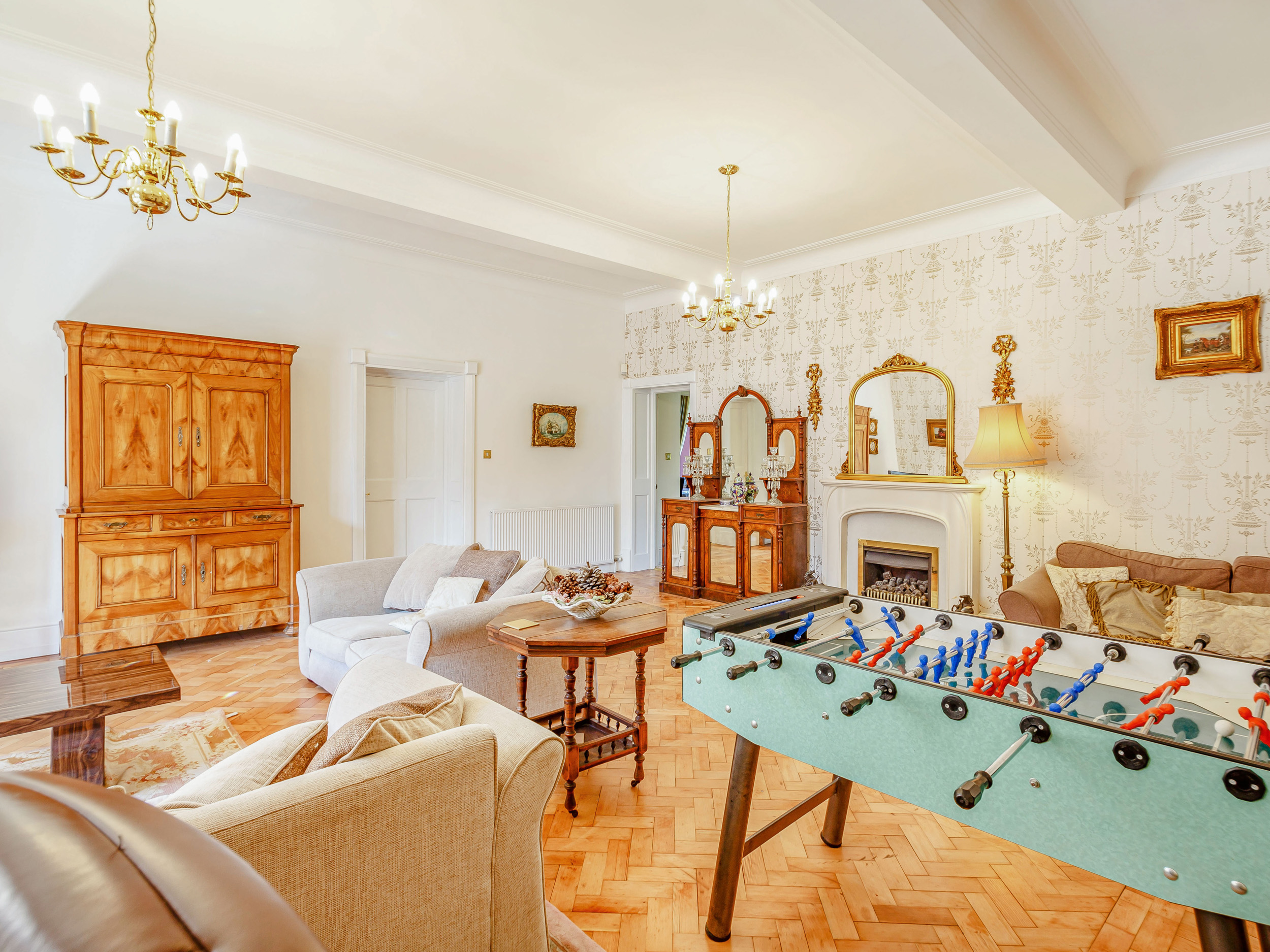 Richmond Hall - Sleeps 19
