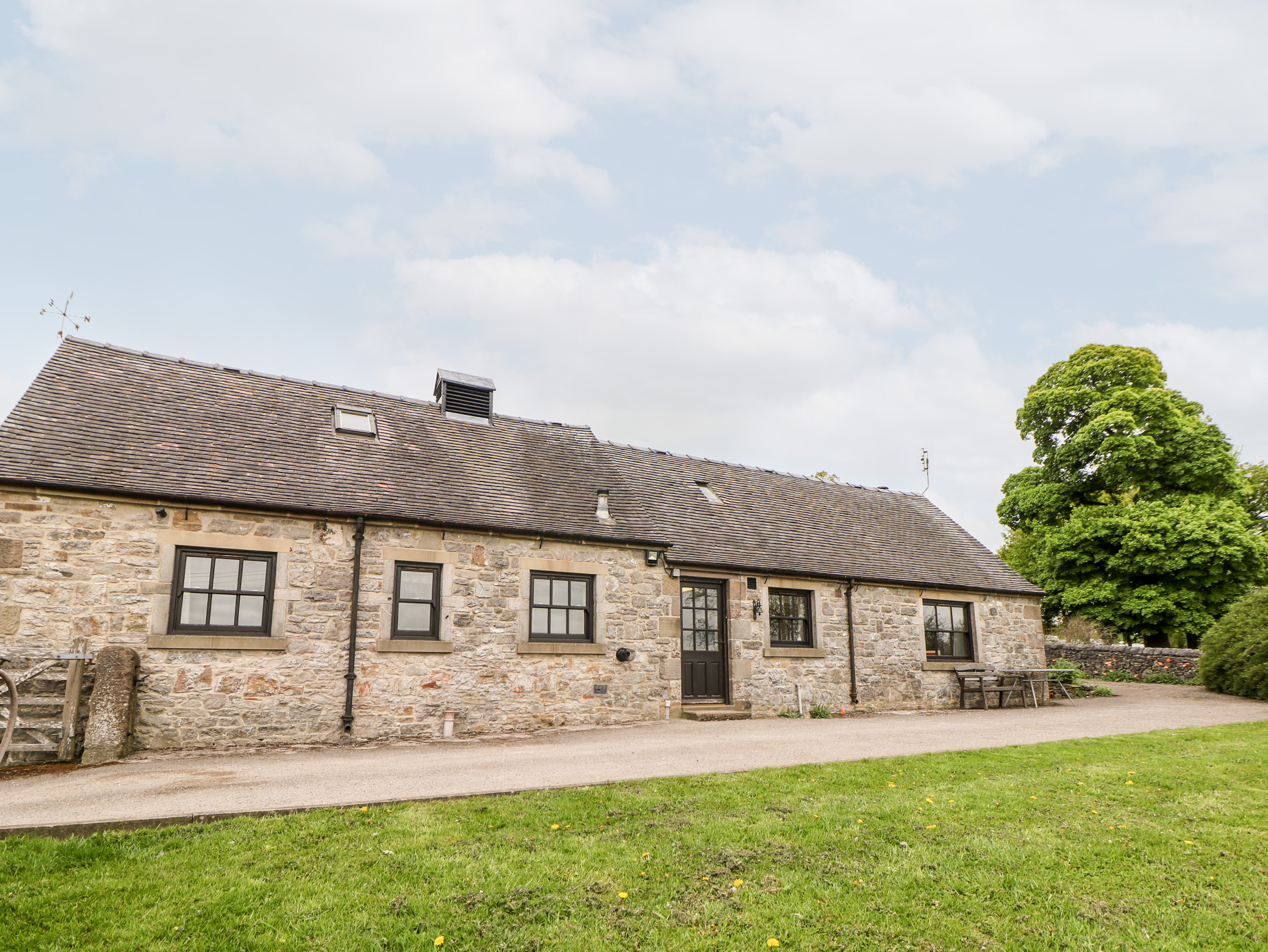 Holiday cottage in Tissington, Derbyshire - Photo 1
