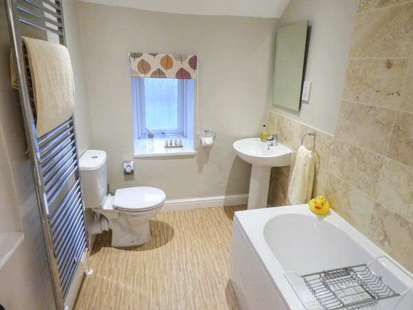 Holiday cottage in Tideswell, Derbyshire - Photo 9