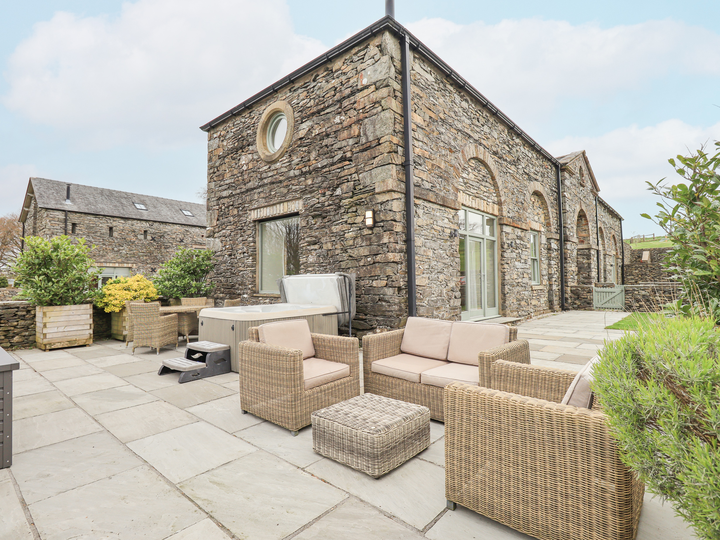 Holiday cottage, Backbarrow ()