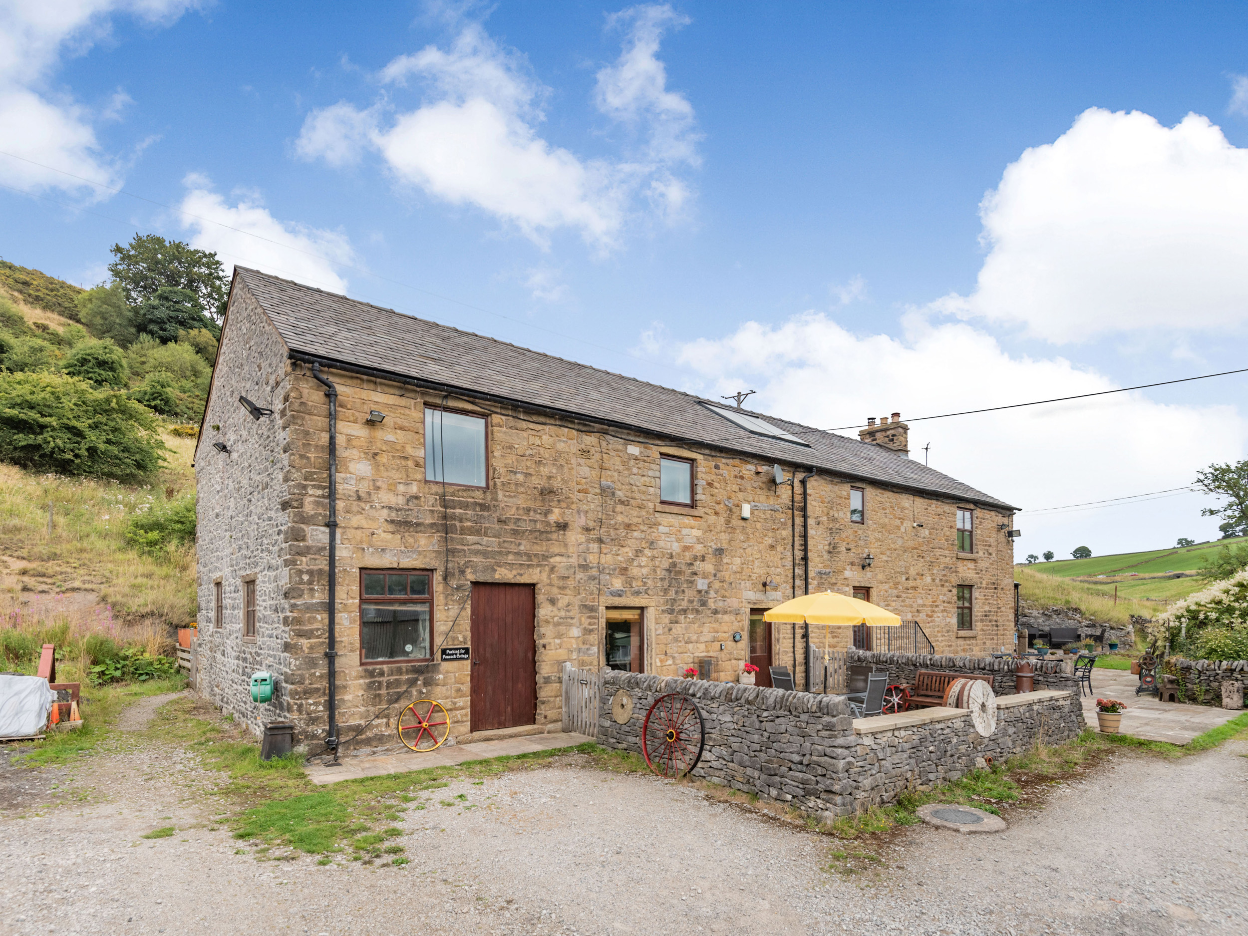Holiday cottage in Sparrowpit, Derbyshire - Photo 2