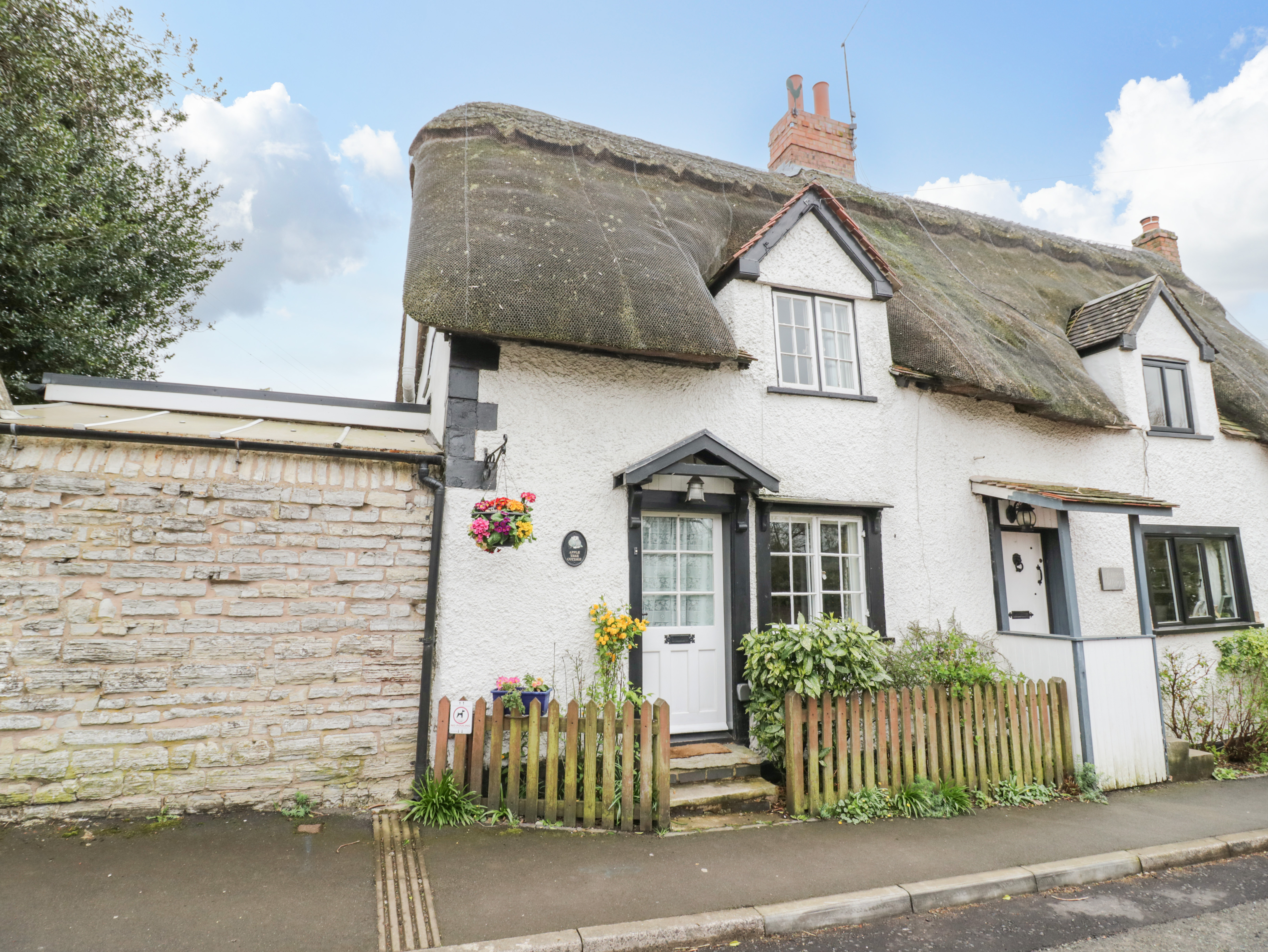 Holiday cottage, Harvington (Apple Tree Cottage)