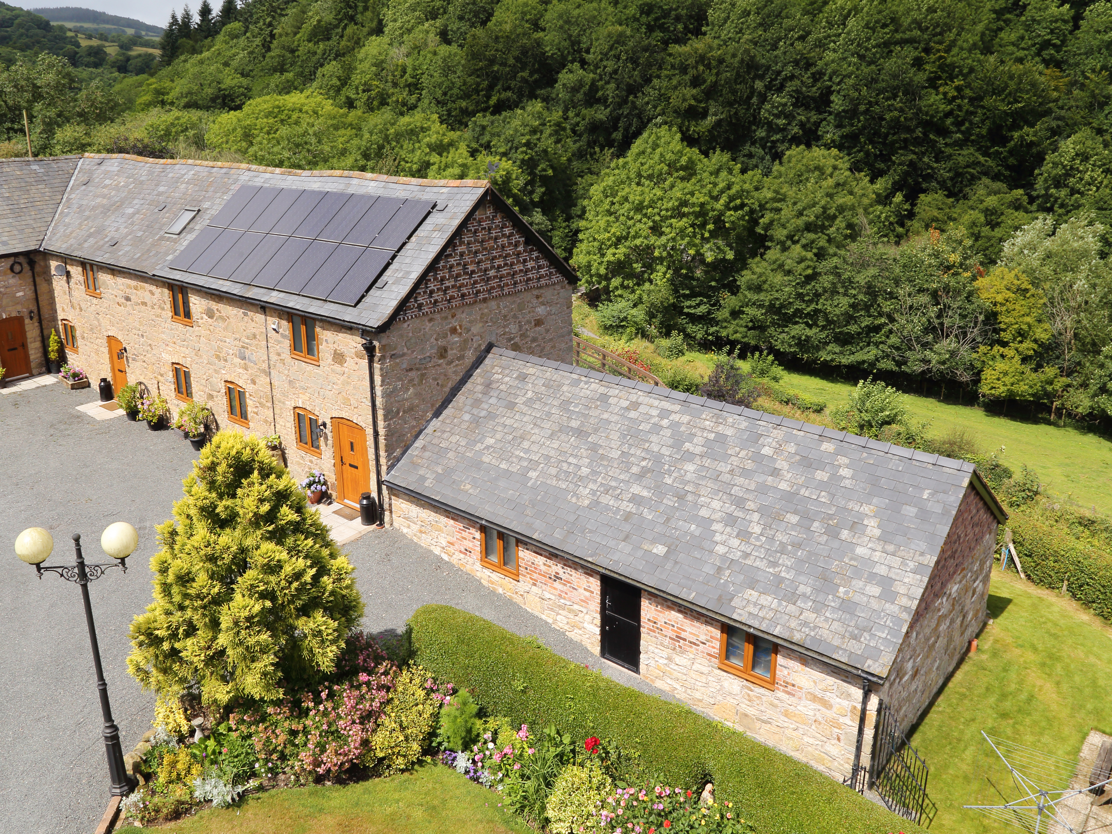 Holiday cottage, Chirk (Little Cow House)
