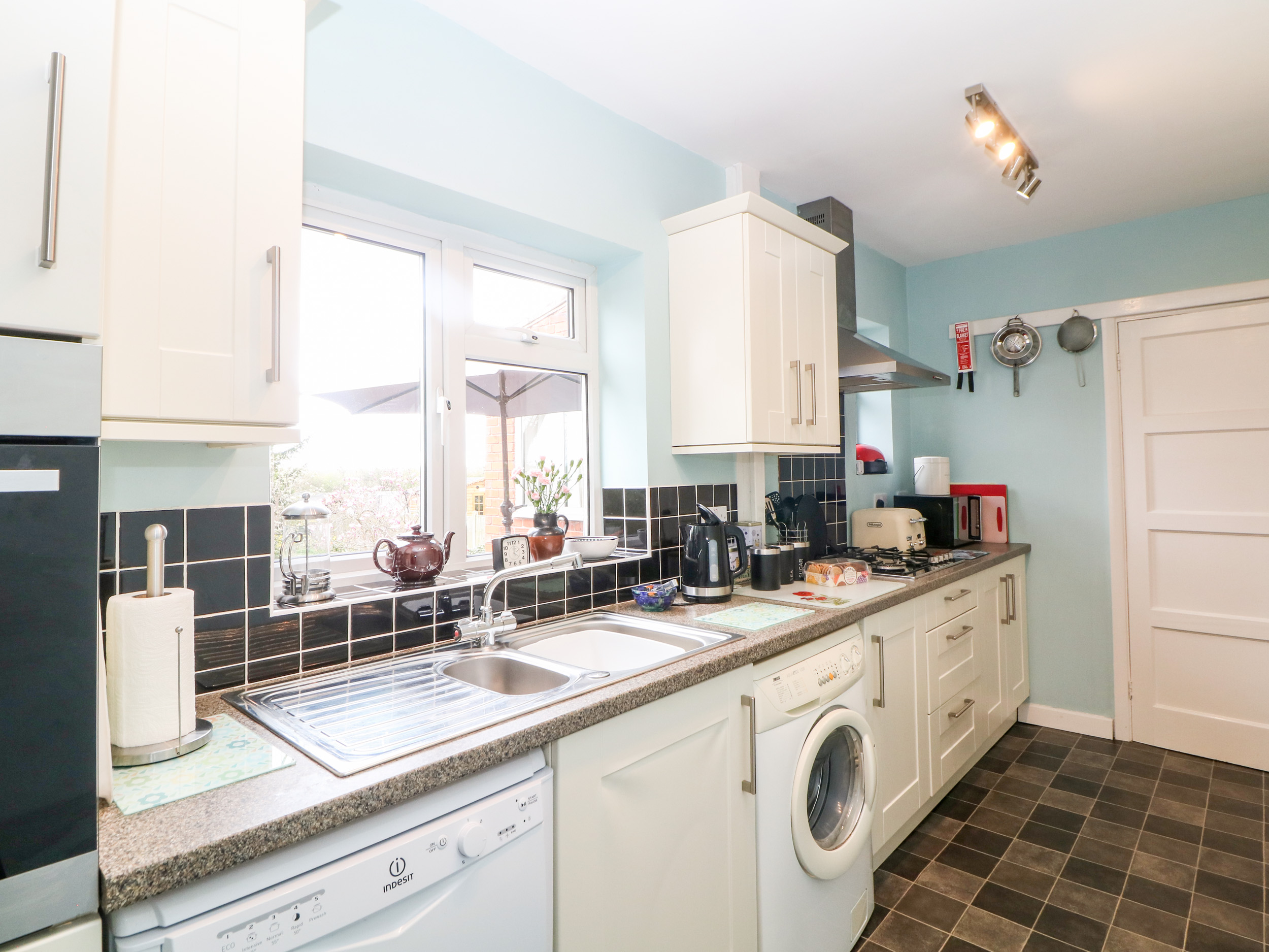 Holiday cottage in Barrow Hill, Derbyshire - Photo 11