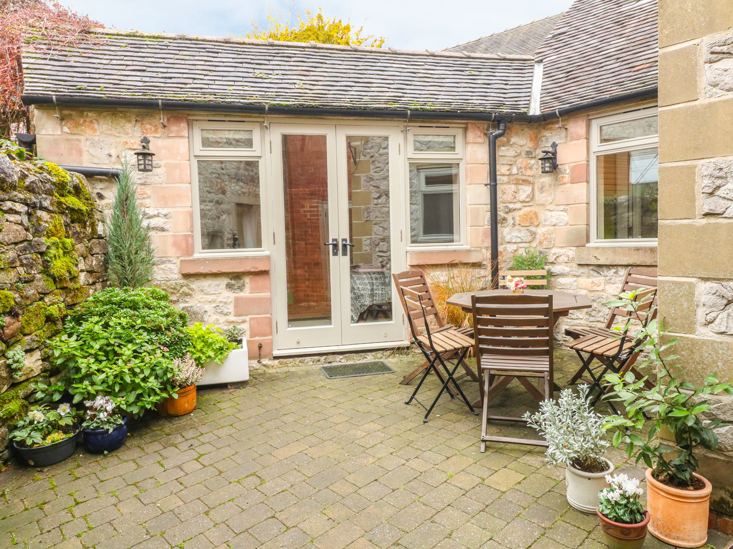 Holiday cottage in Parwich, Derbyshire - Photo 1