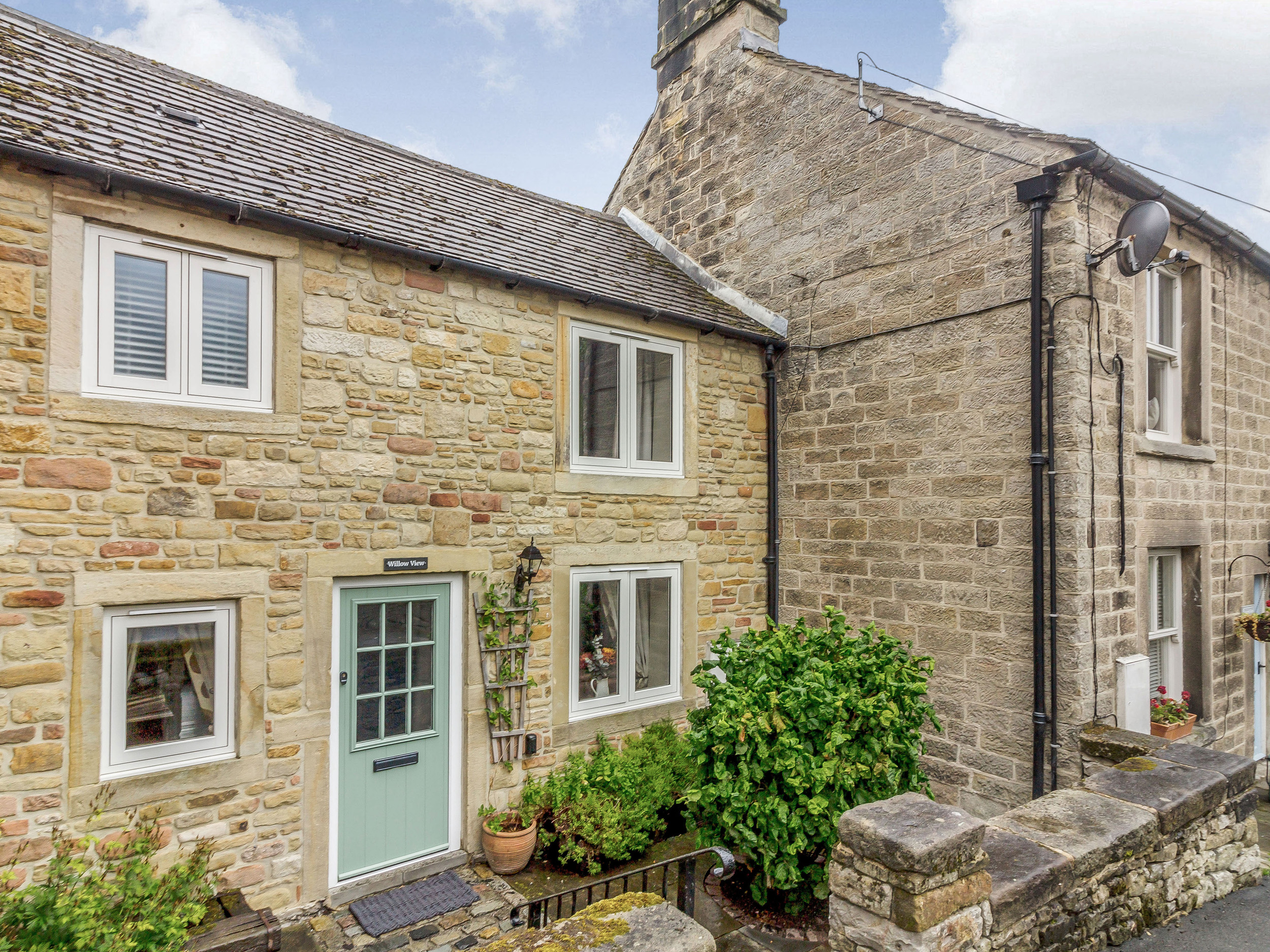 Holiday cottage in Stoney Middleton, Derbyshire - Photo 2