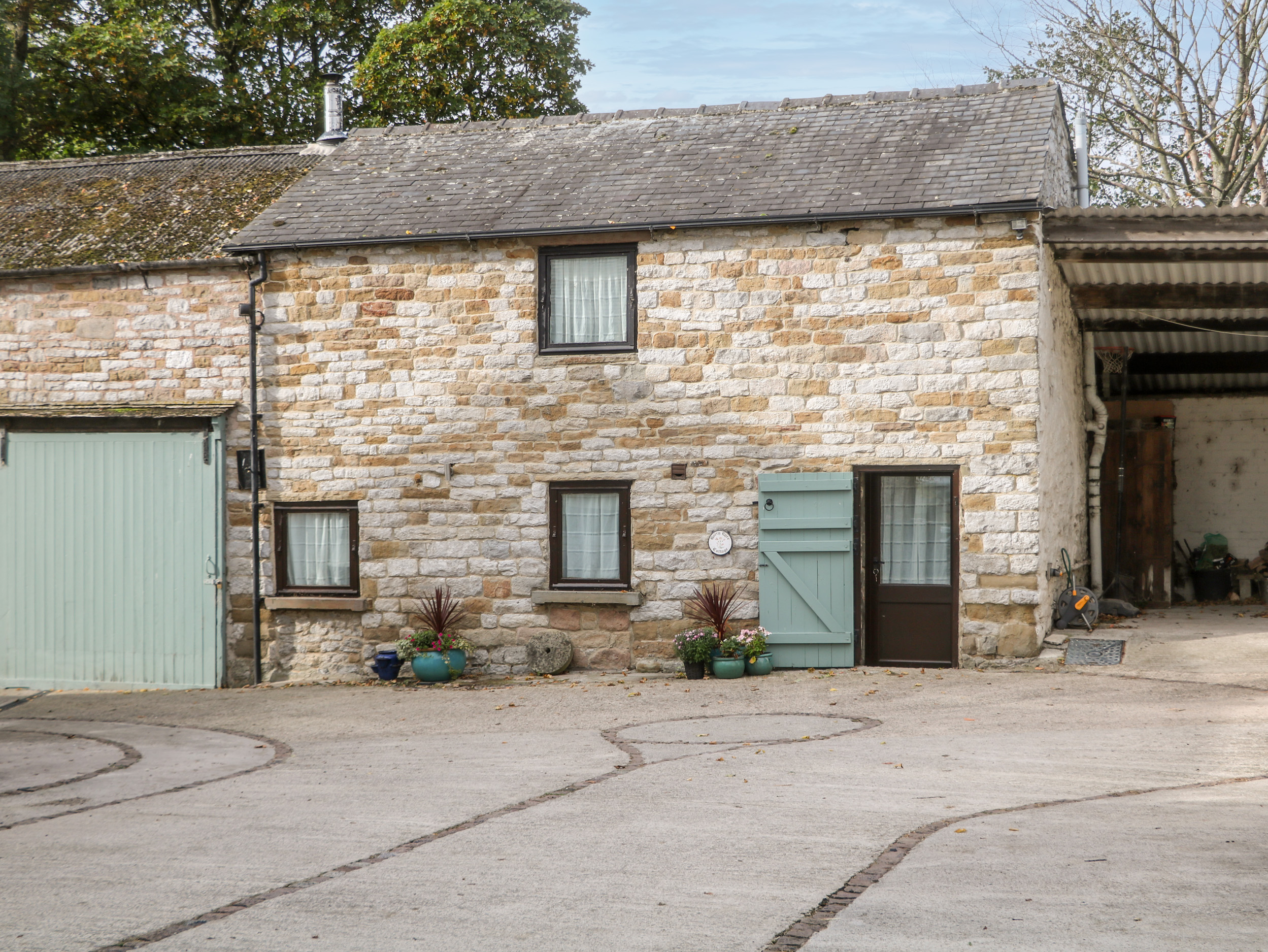 Holiday cottage in Castleton, Derbyshire - Photo 1
