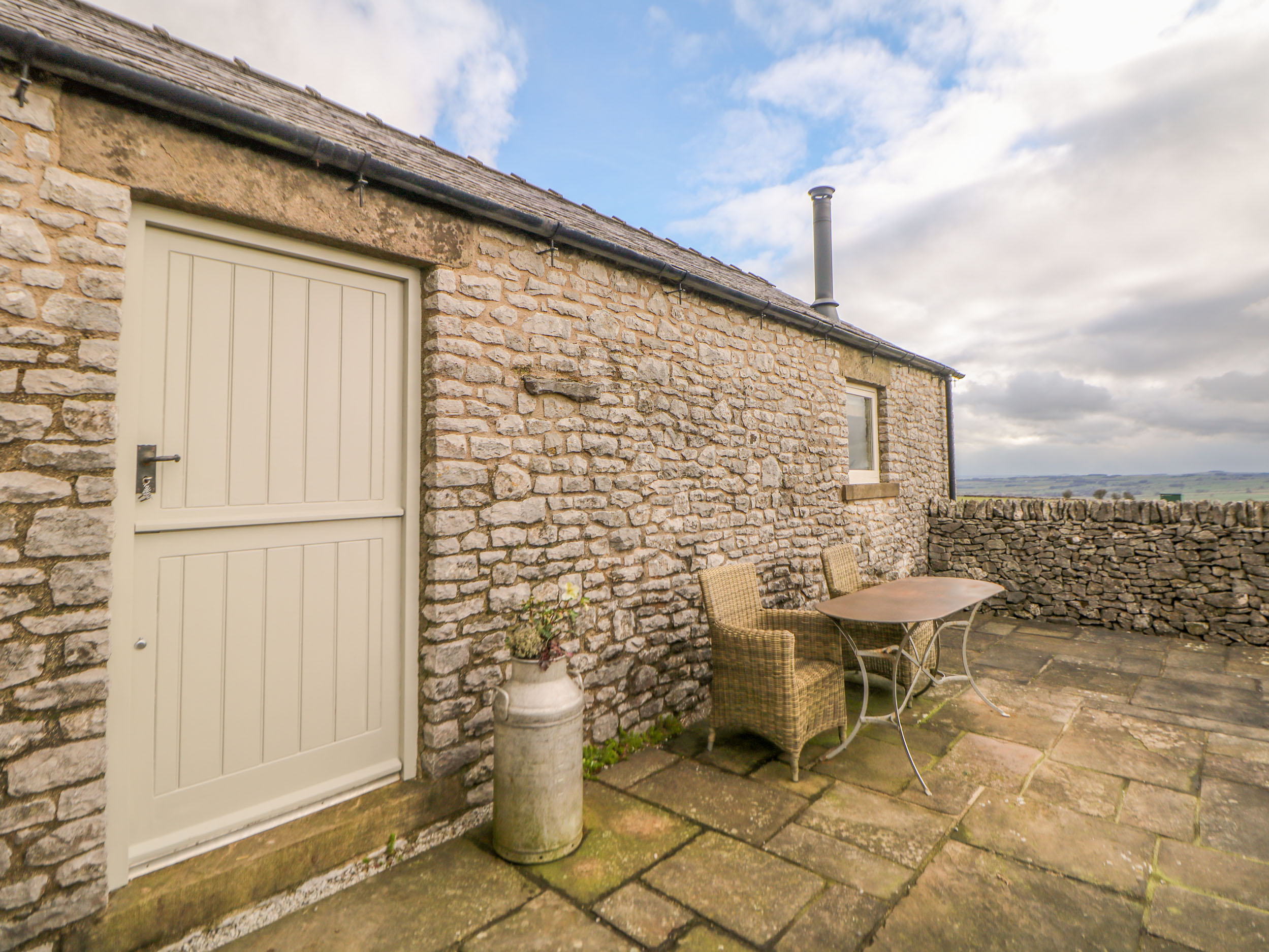 Holiday cottage in Chelmorton, Derbyshire - Photo 2