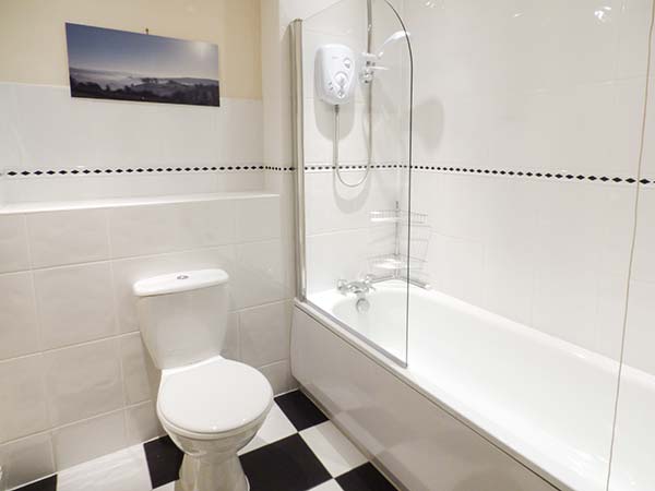 Holiday cottage in Eyam, Derbyshire - Photo 9