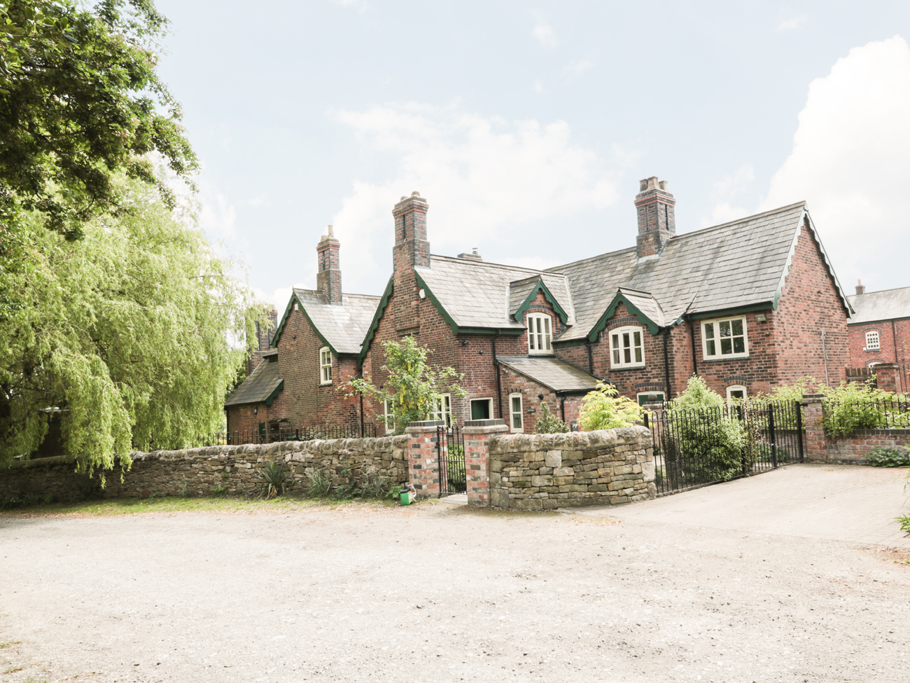 Holiday cottage in Golden Valley, Derbyshire - Photo 2