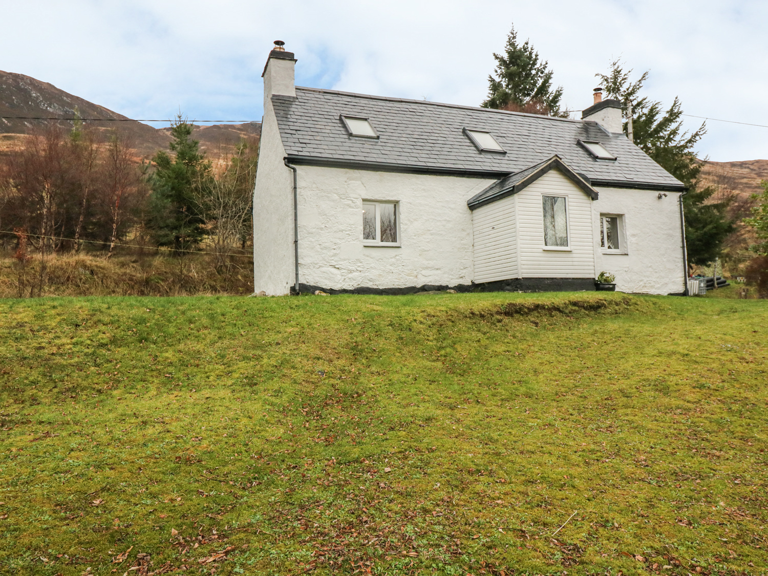 Holiday cottage, Dornie ()