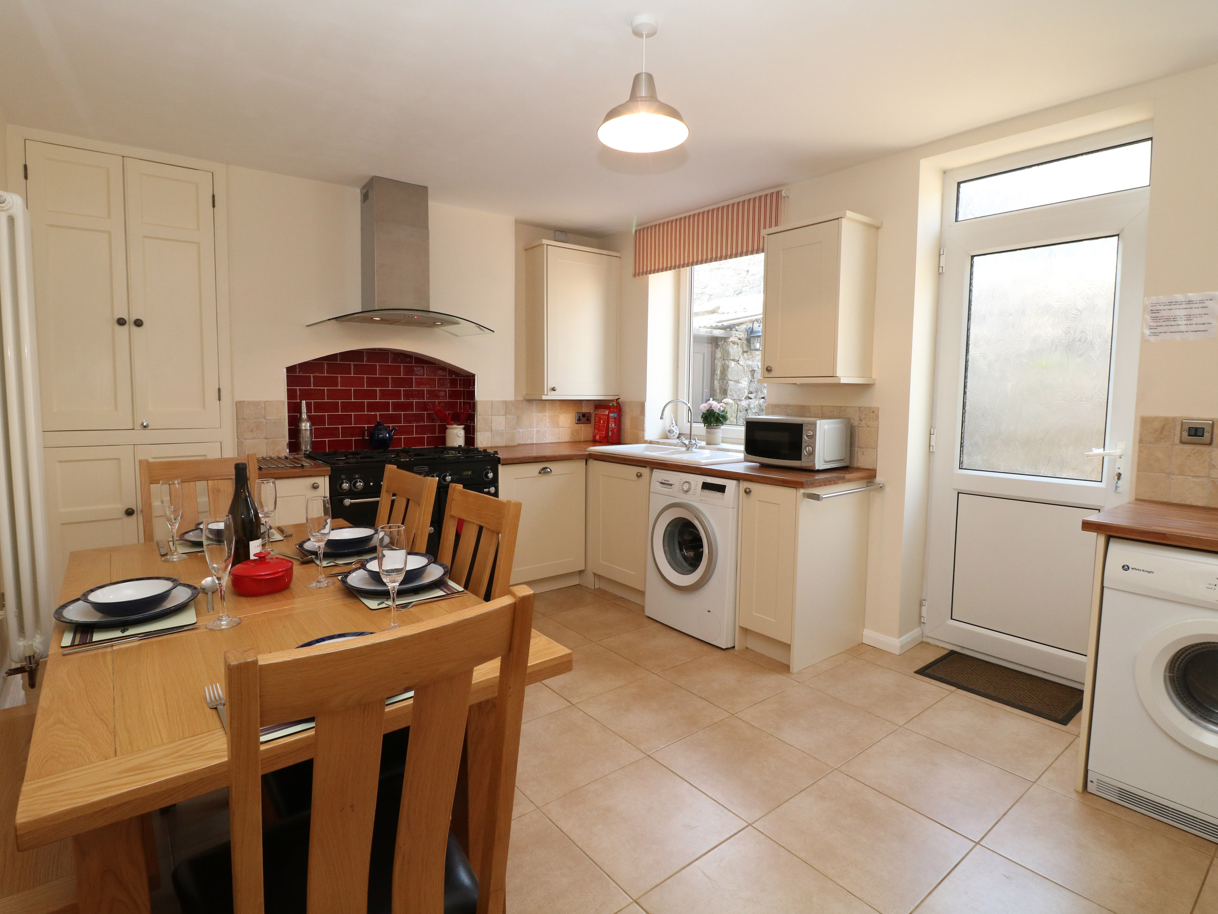 Holiday cottage in Tideswell, Derbyshire - Photo 8