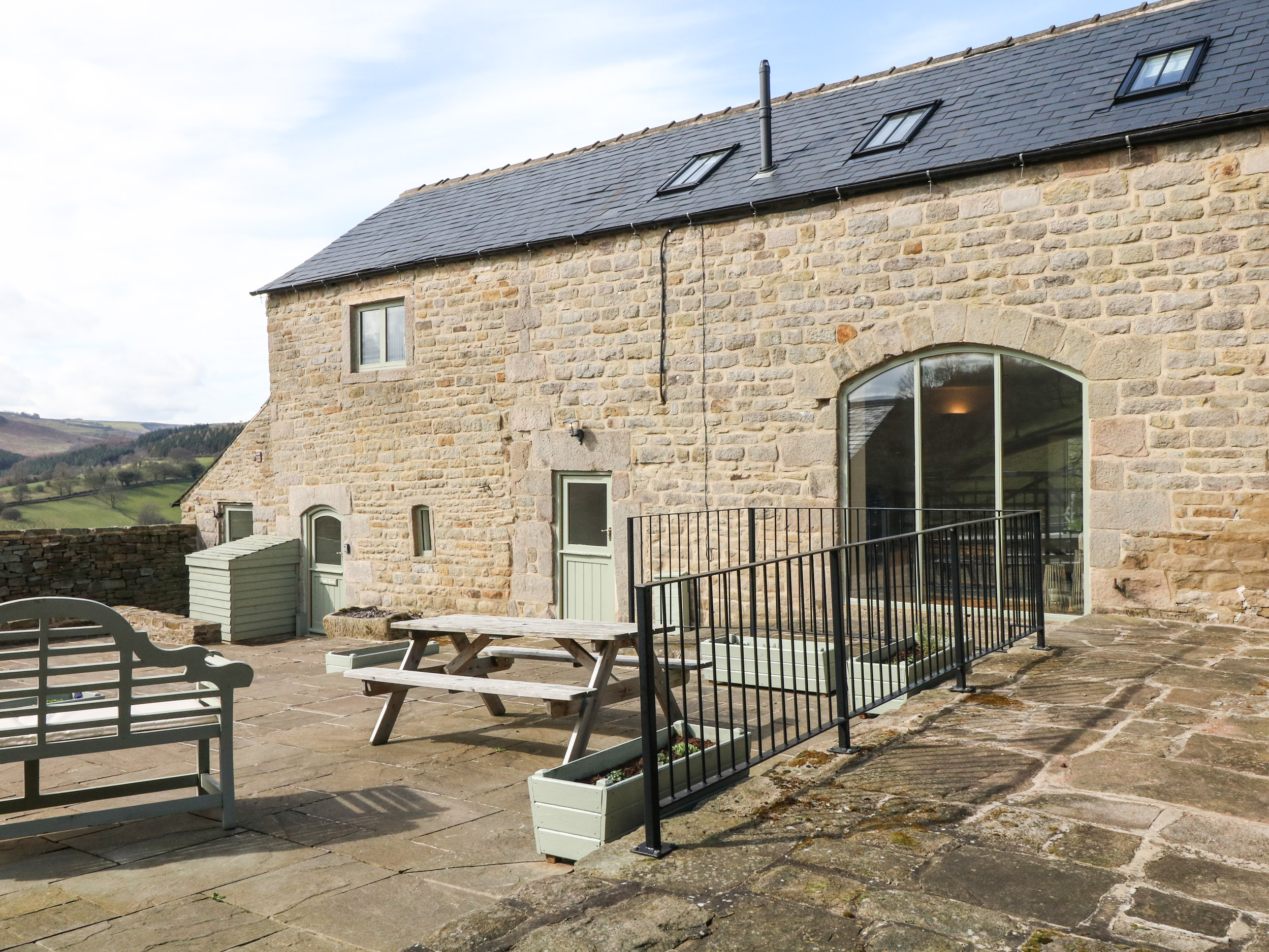 Holiday cottage in Hathersage, Derbyshire - Photo 1