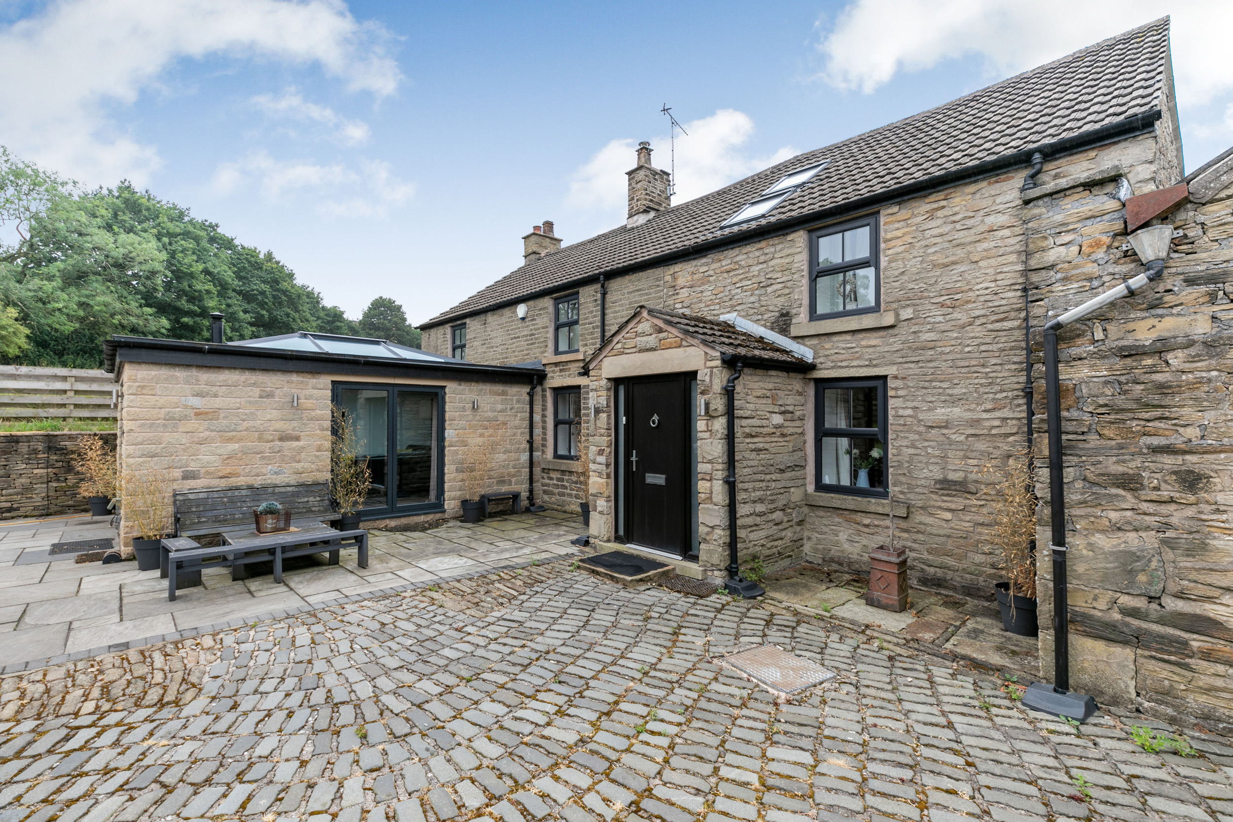Holiday cottage in Glossop, Derbyshire - Photo 2