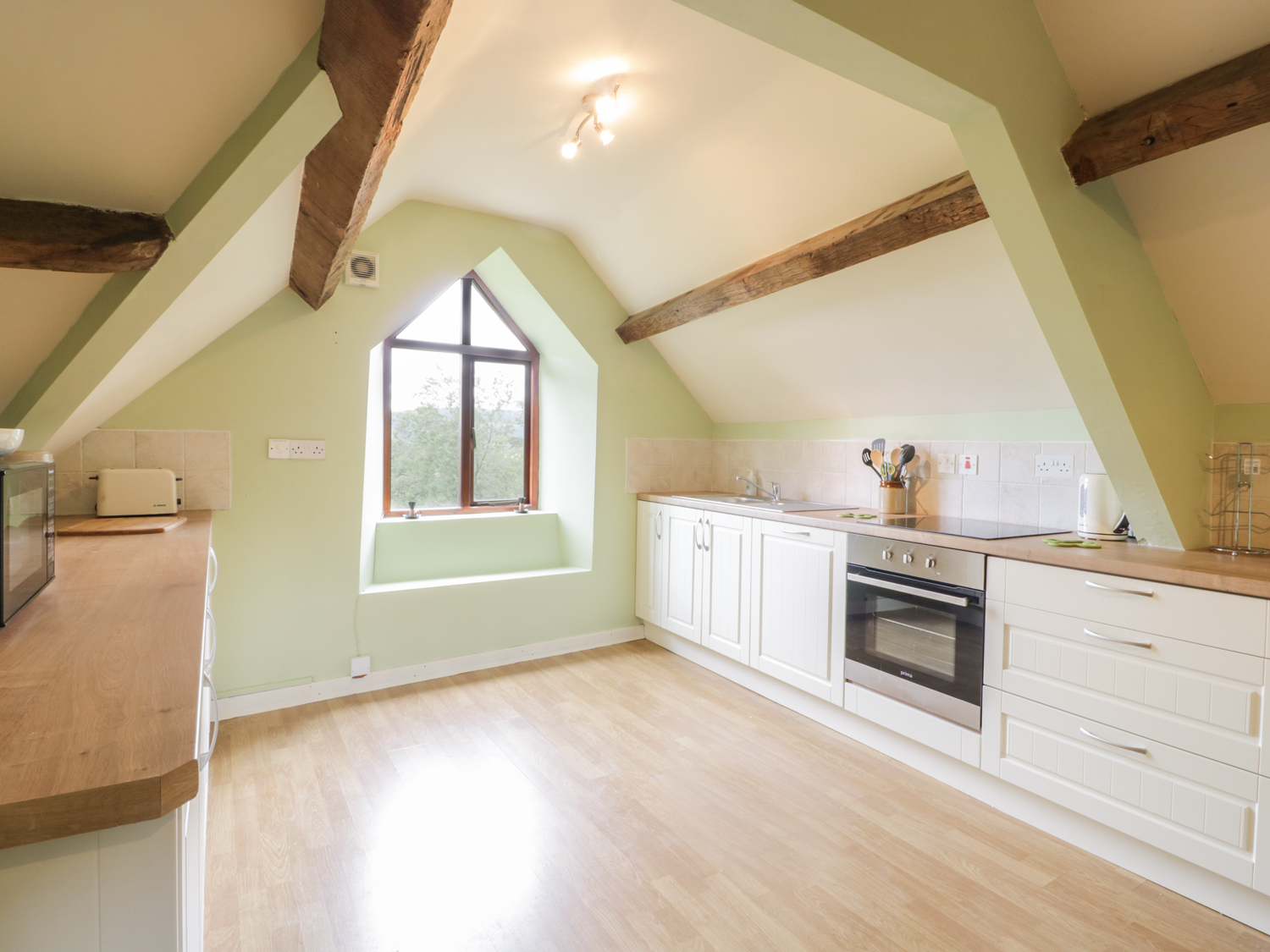 Hen Ysgubor Cottage - Sleeps 4