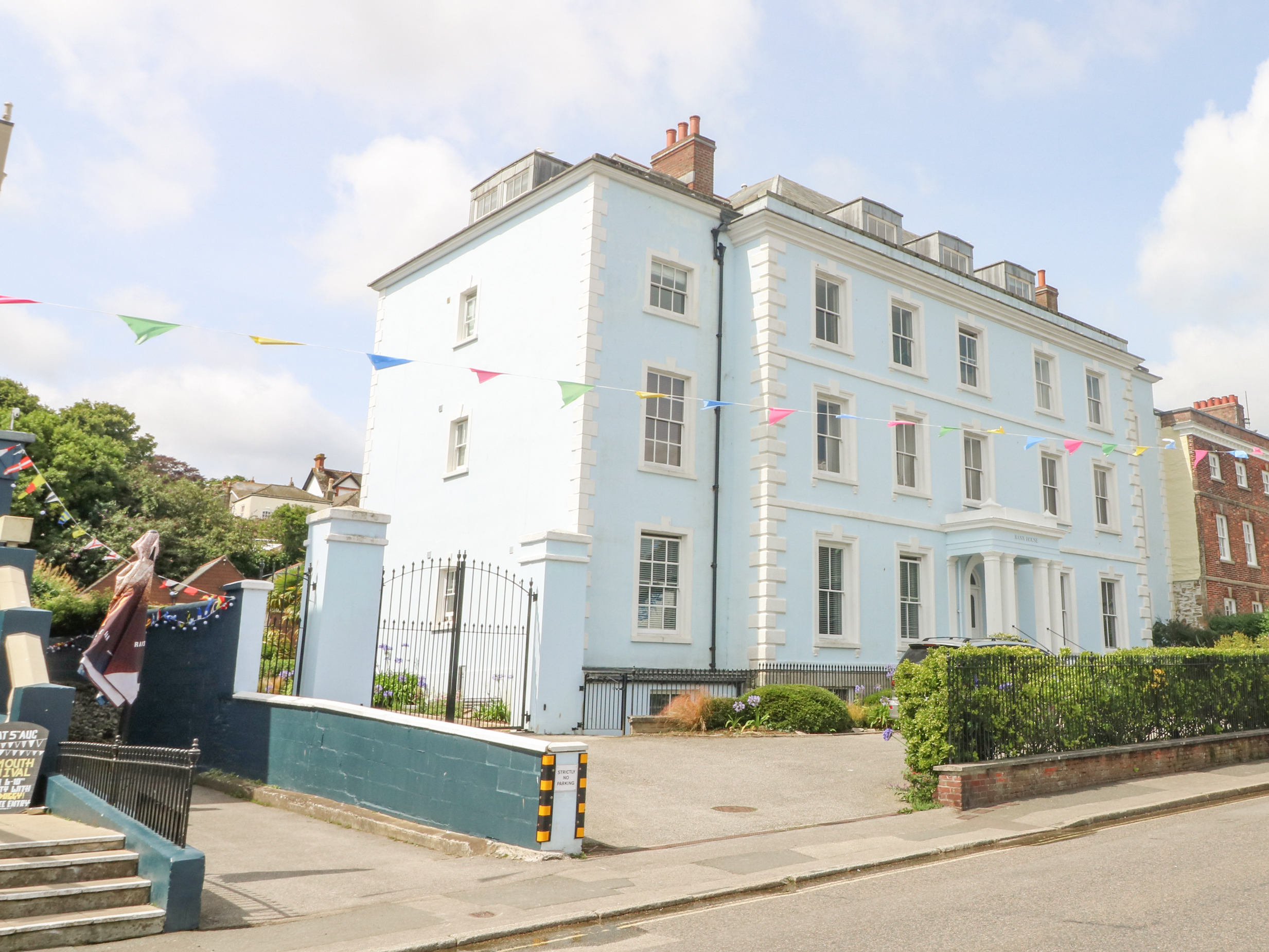 Holiday cottage, Falmouth (Dawn Catcher)