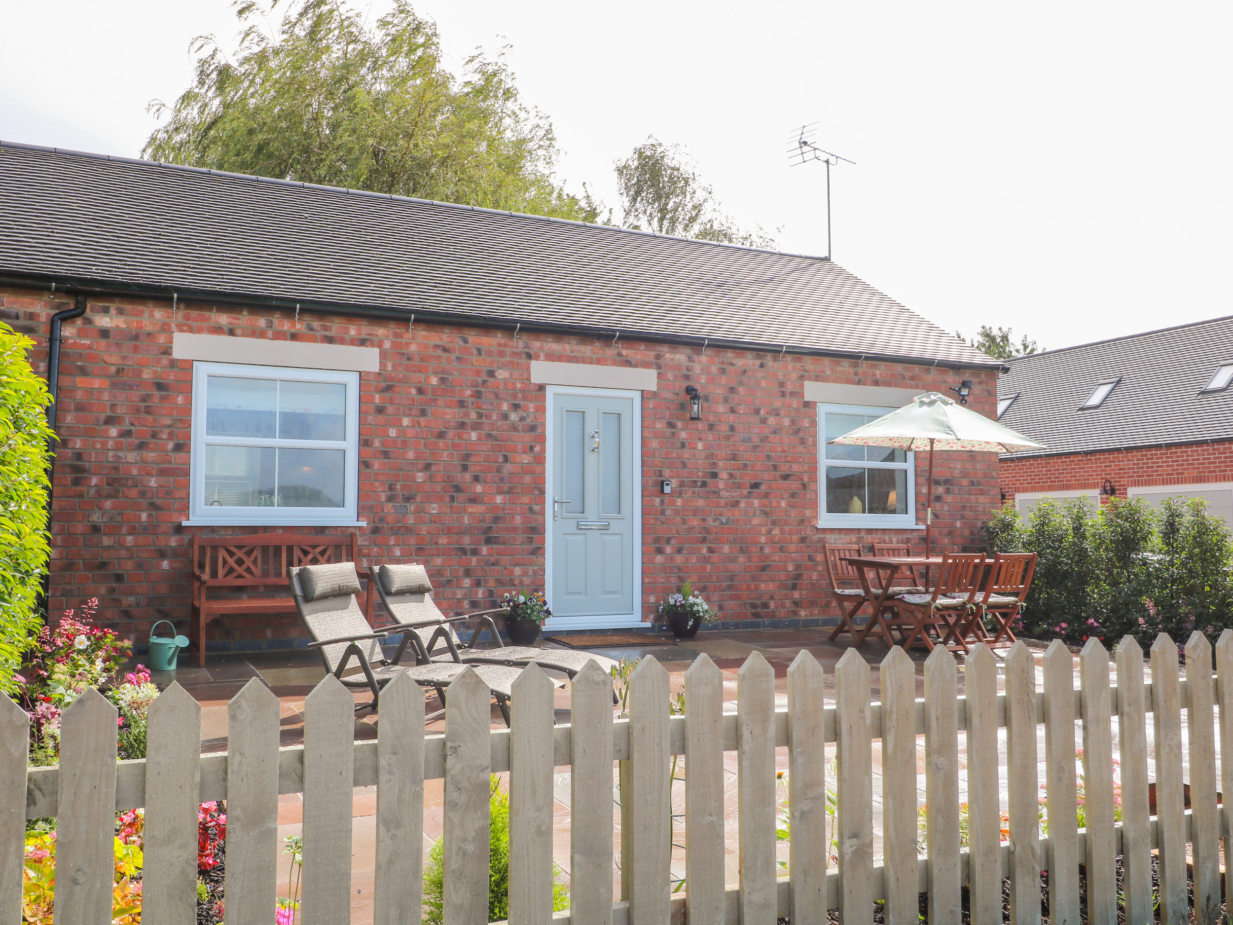 Holiday cottage in Hollington, Derbyshire - Photo 1