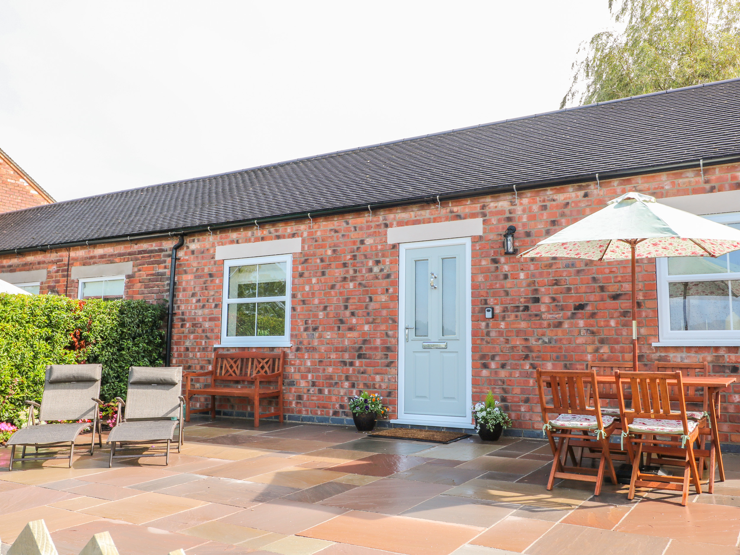 Holiday cottage in Hollington, Derbyshire - Photo 2