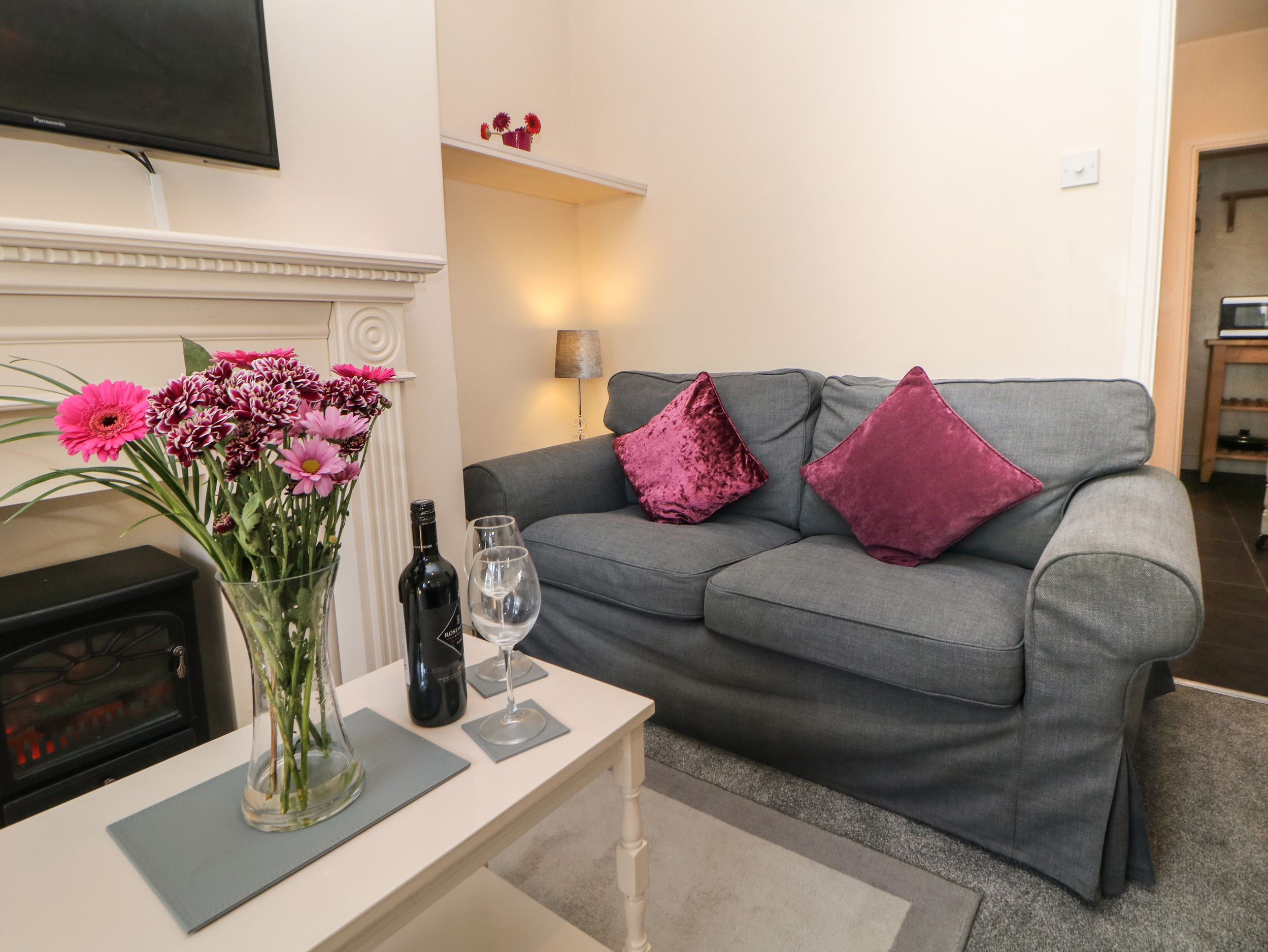 Holiday cottage in Buxton, Derbyshire - Photo 4