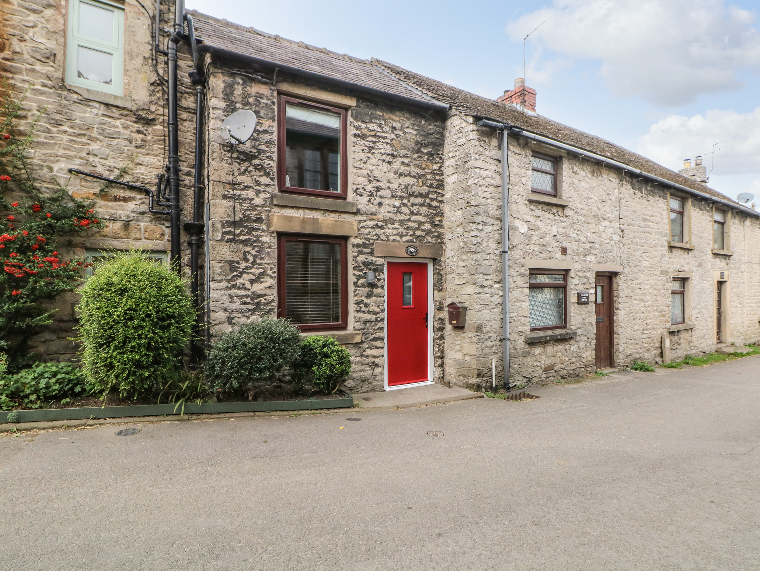 Holiday cottage, Castleton (Mill Bridge Cottage)