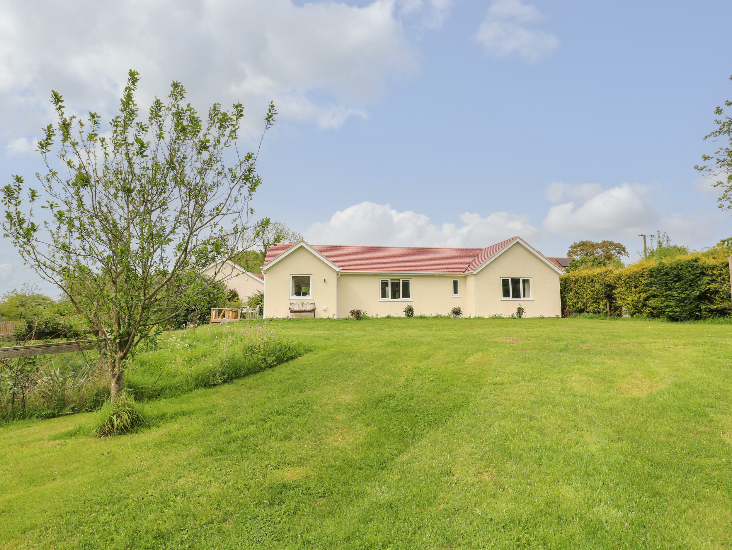 Holiday cottage in Findern, Derbyshire - Photo 1