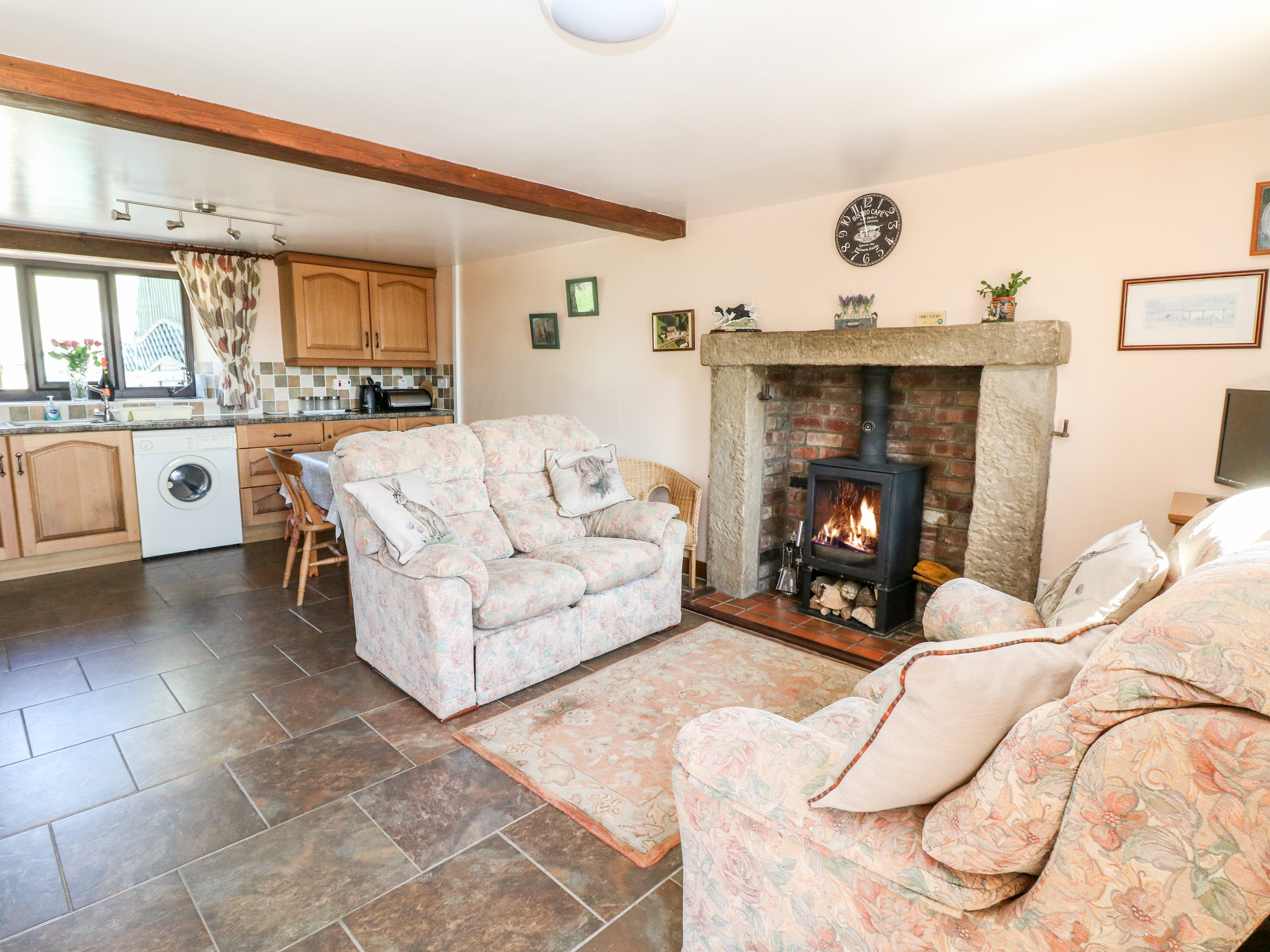 Holiday cottage in Chapel-en-le-Frith, Derbyshire - Photo 4