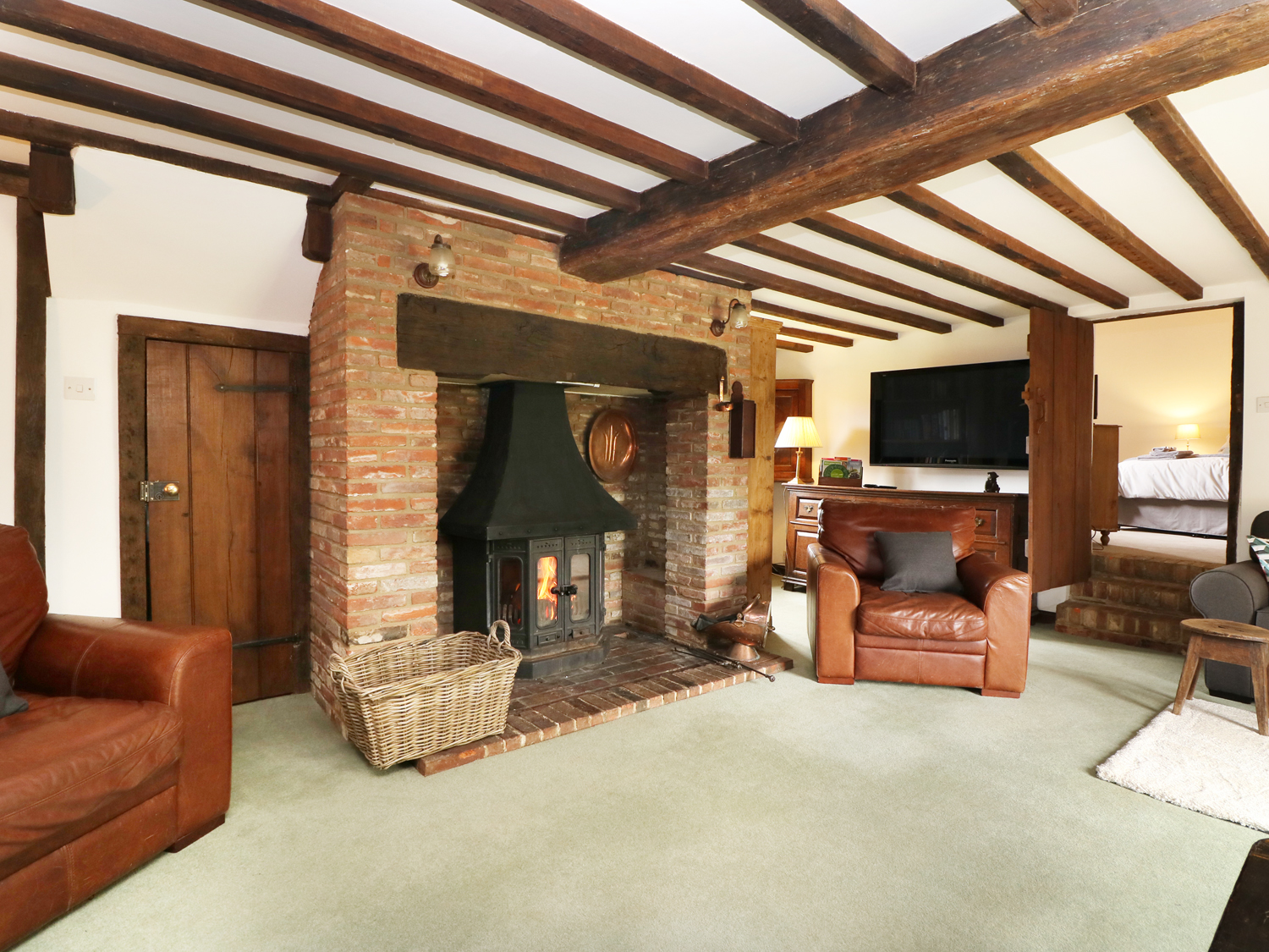 Harbourne Oast - Sleeps 10