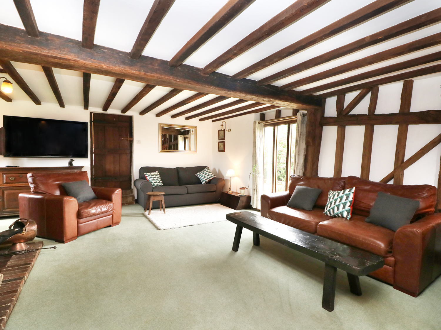 Harbourne Oast - Sleeps 10