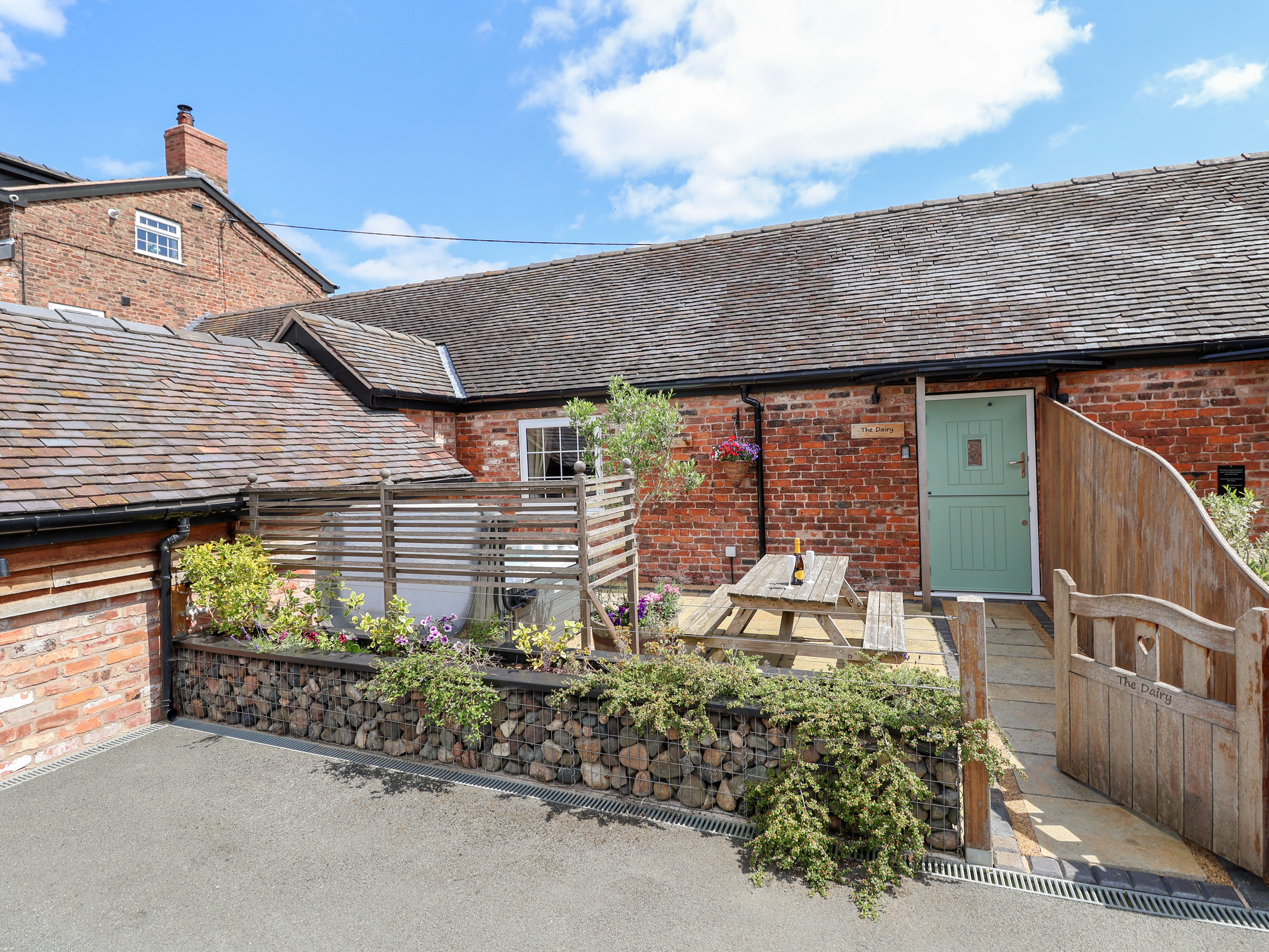 Holiday cottage, Chester (The Dairy)