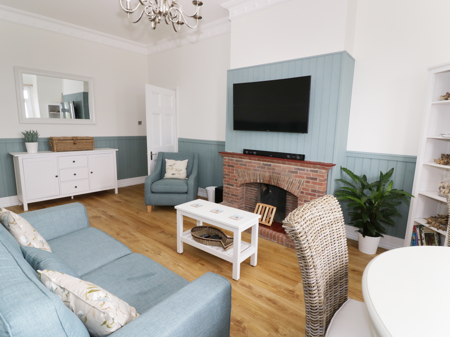 Flat 1, Cambridge Court - Sleeps 4