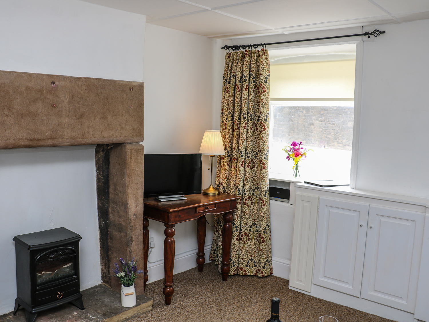 Holiday cottage in Cromford, Derbyshire - Photo 2