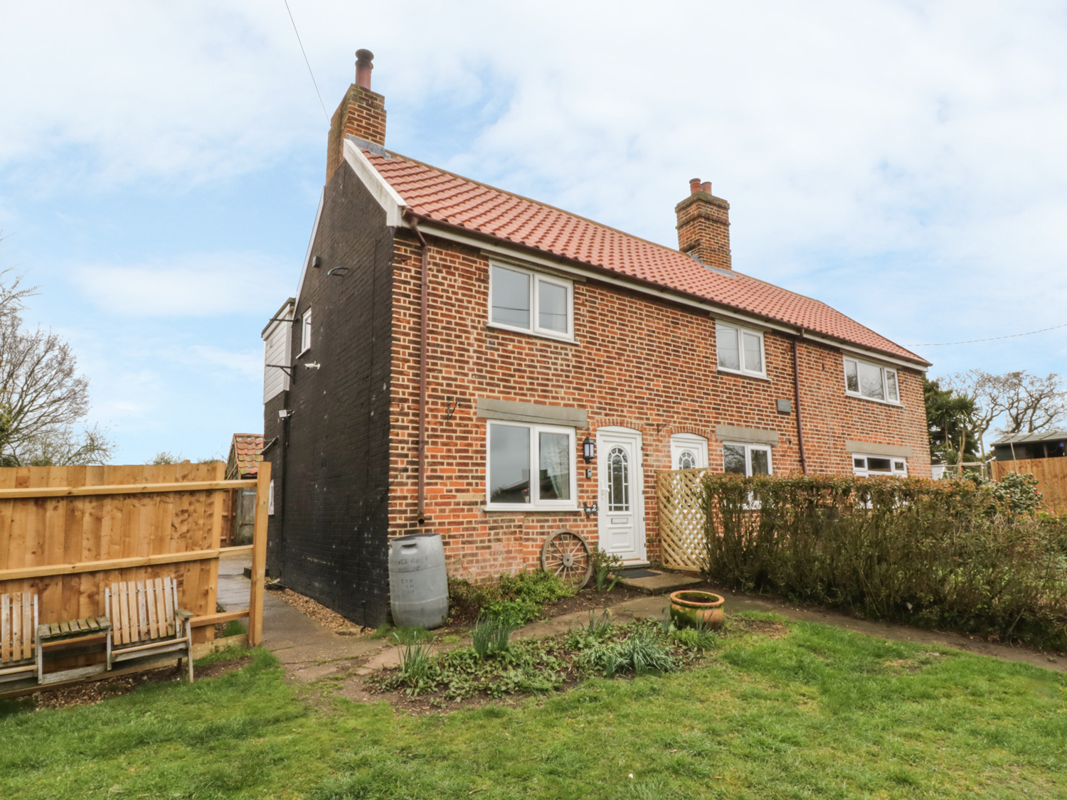Holiday cottage in Felixstowe, Suffolk - Photo 2