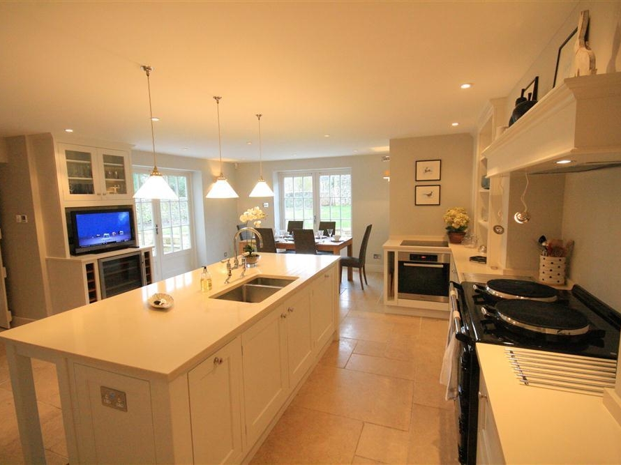 Hillside Cottage - Sleeps 8