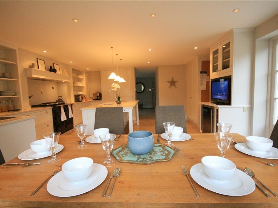 Hillside Cottage - Sleeps 8