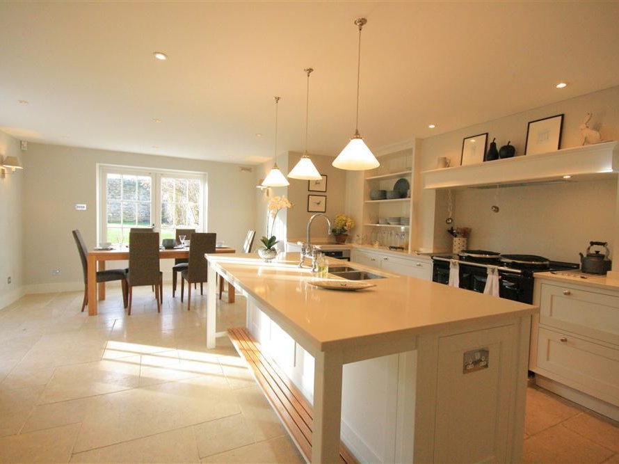 Hillside Cottage - Sleeps 8