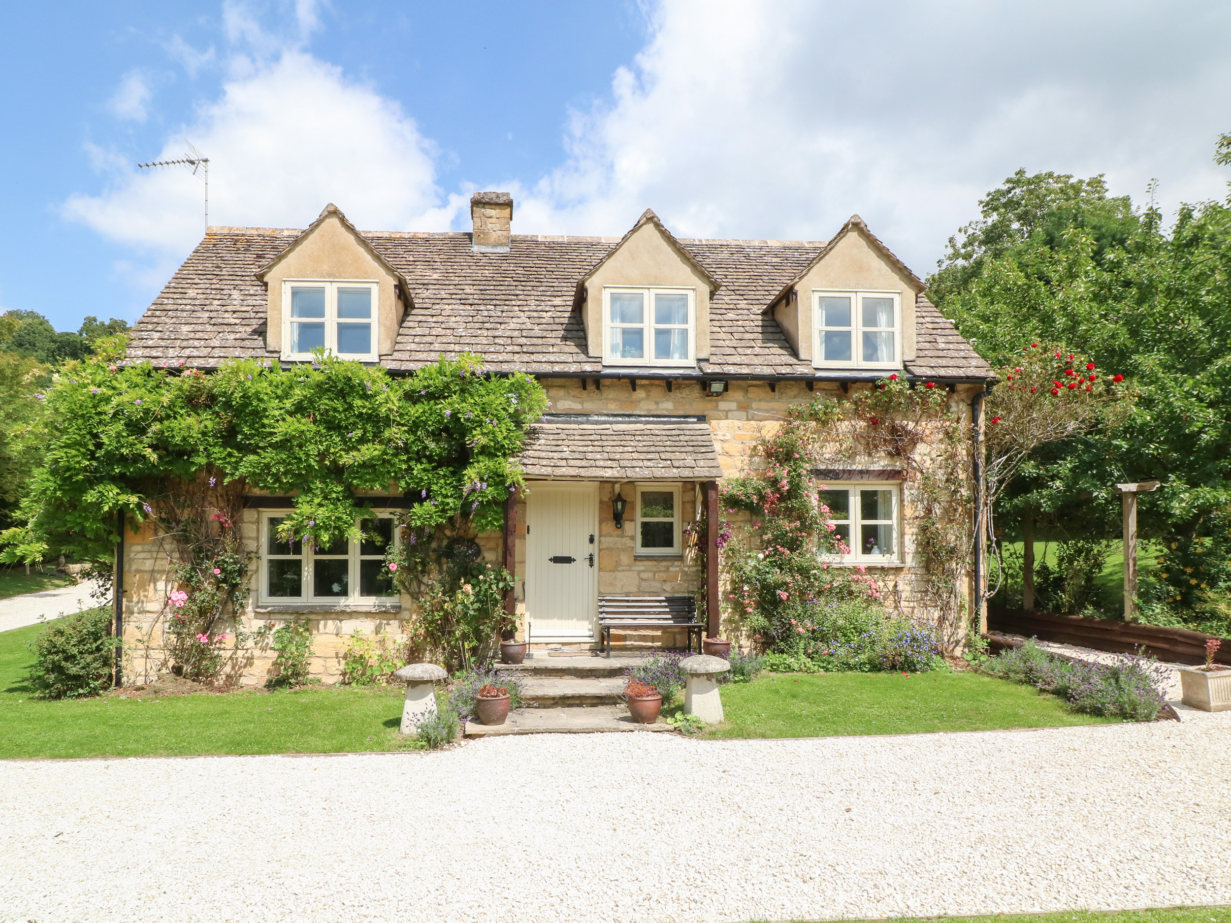 Holiday cottage in Buckland, Worcestershire - Photo 2
