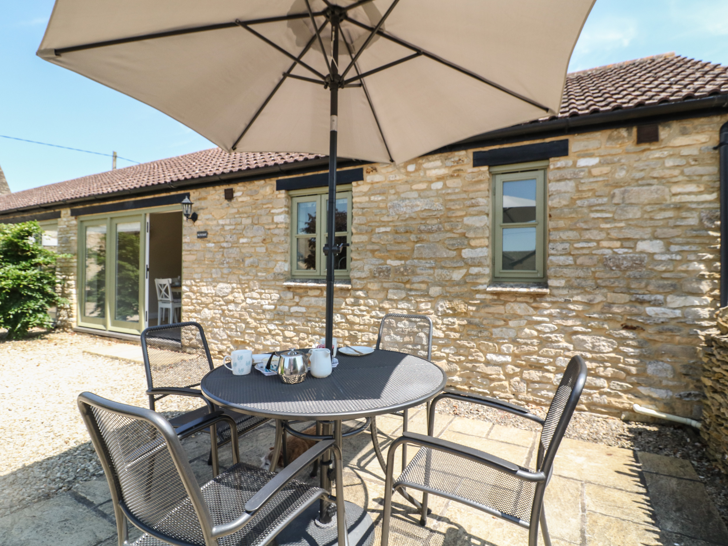 Holiday cottage in Burford, Oxfordshire - Photo 3