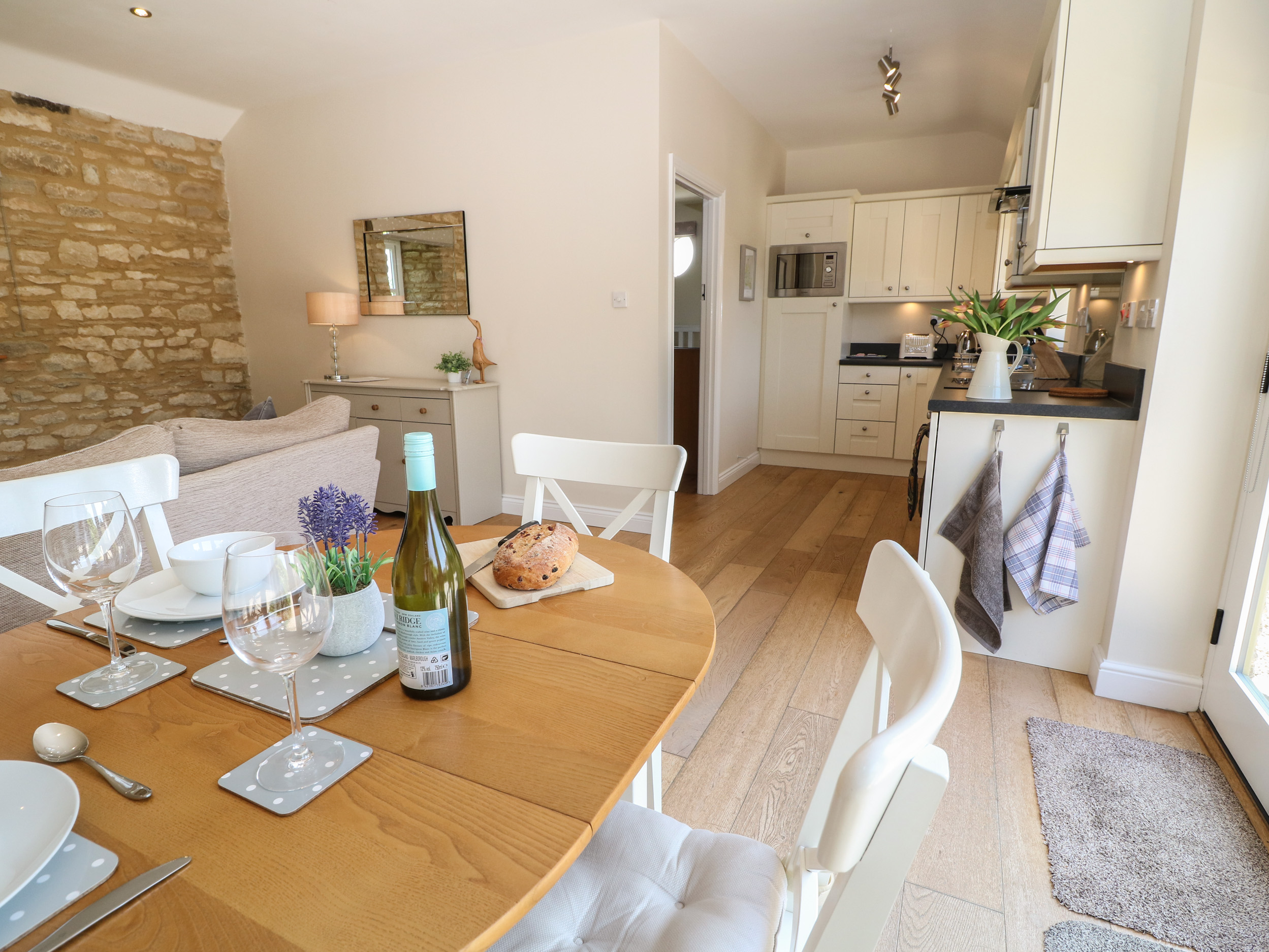 Holiday cottage in Burford, Oxfordshire - Photo 9