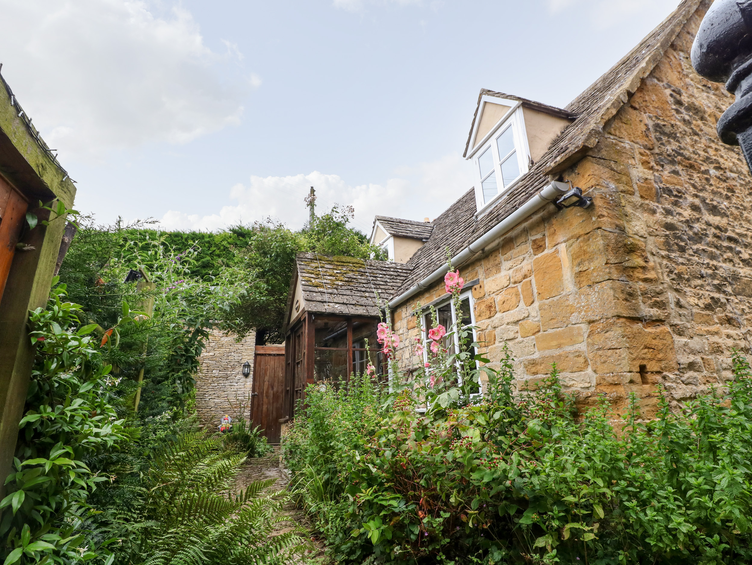 Holiday cottage in Aston Magna