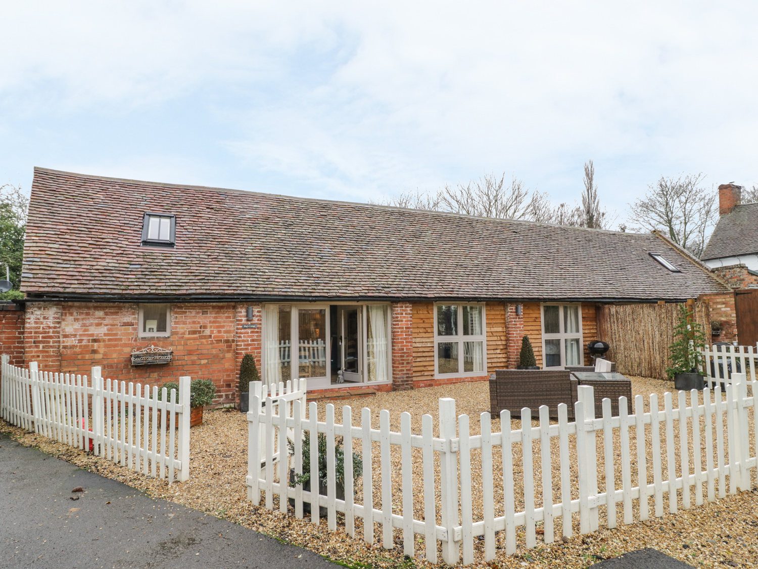 Holiday cottage, Tiddington (Megs Cottage)