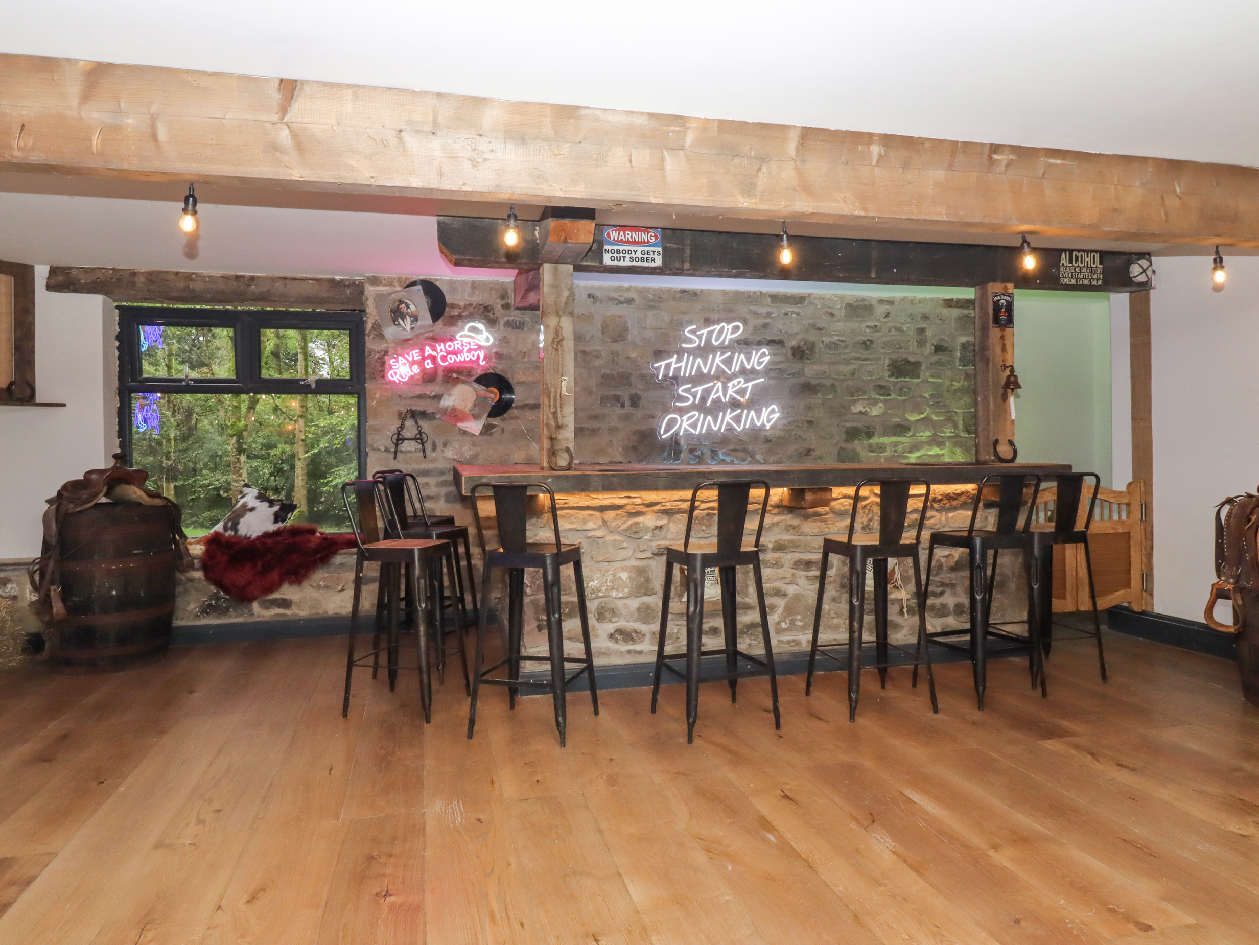 Roe Deer Country Retreat - Sleeps 22