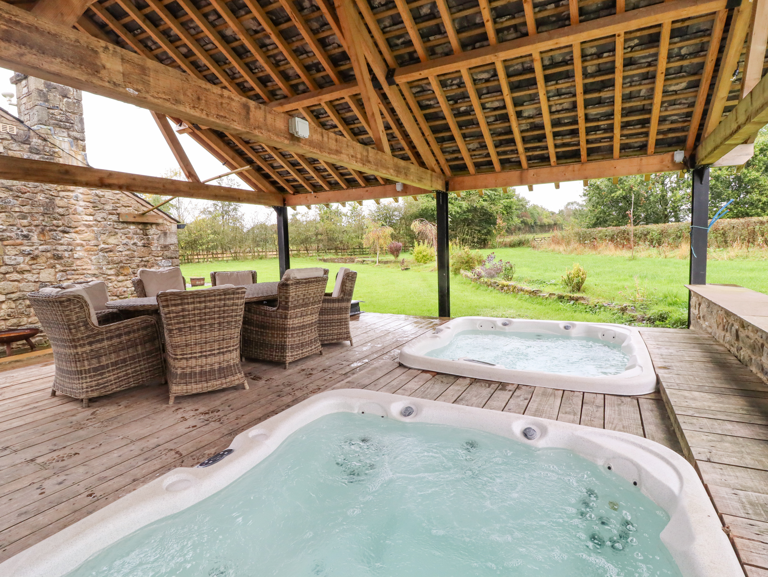 Roe Deer Country Retreat - Sleeps 22