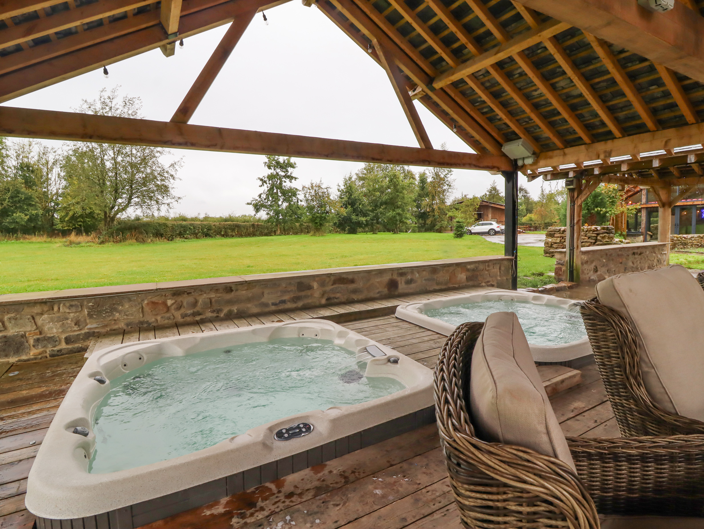Roe Deer Country Retreat - Sleeps 22