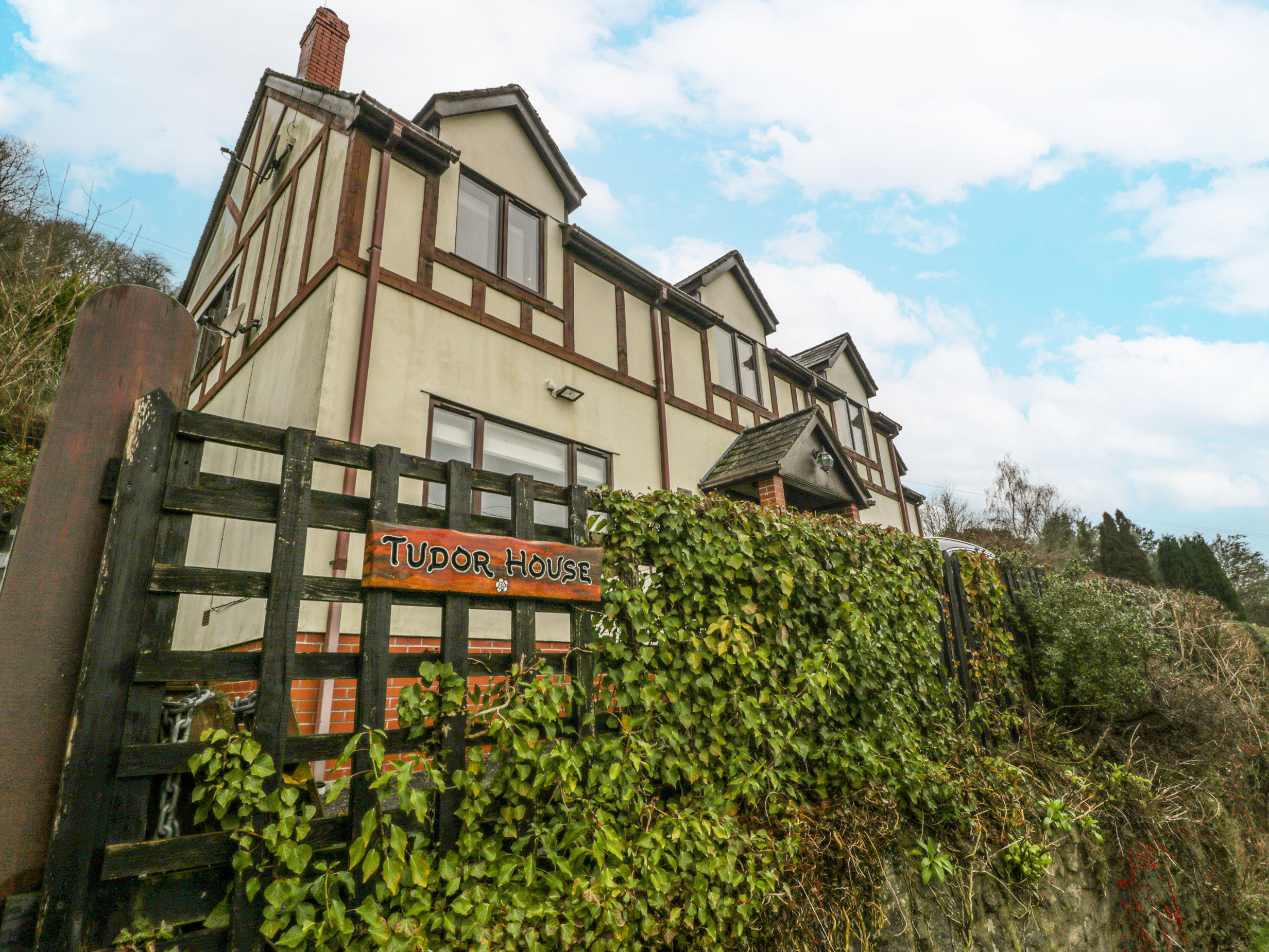 Holiday cottage, Symonds Yat (Tudor House)